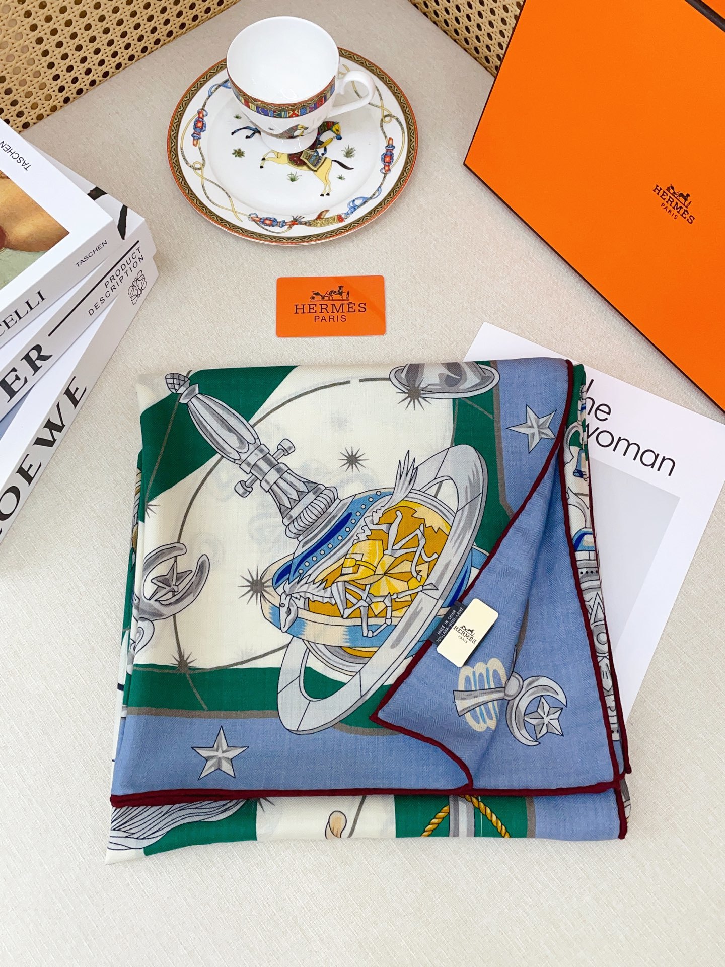 ✨✨【双面同色 丝毛款】H家羊绒新款 买了都说好看‼️推荐💕【星辰合唱团 140】羊绒方巾‼️H家ZG爆