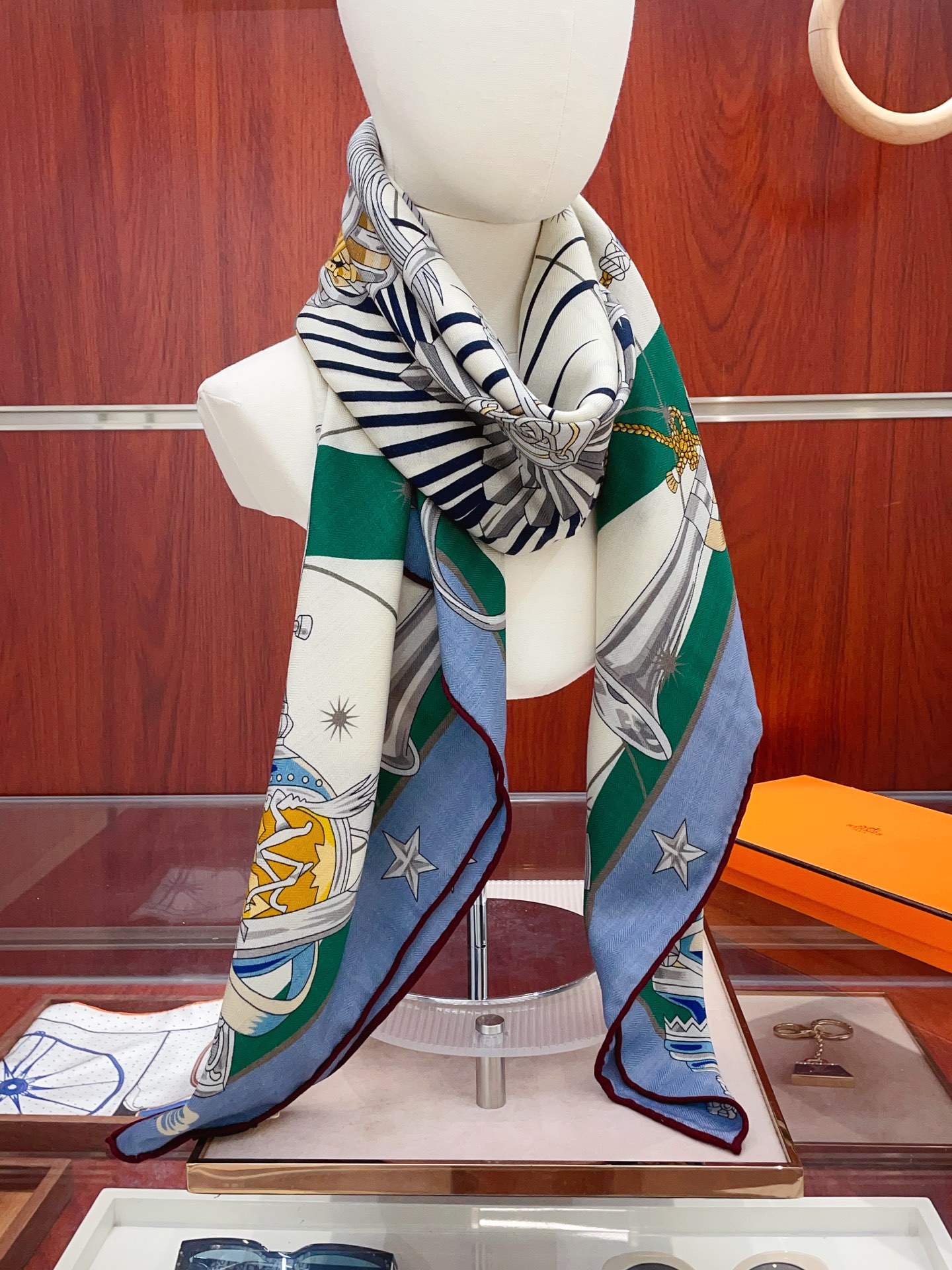 ✨✨【双面同色 丝毛款】H家羊绒新款 买了都说好看‼️推荐💕【星辰合唱团 140】羊绒方巾‼️H家ZG爆