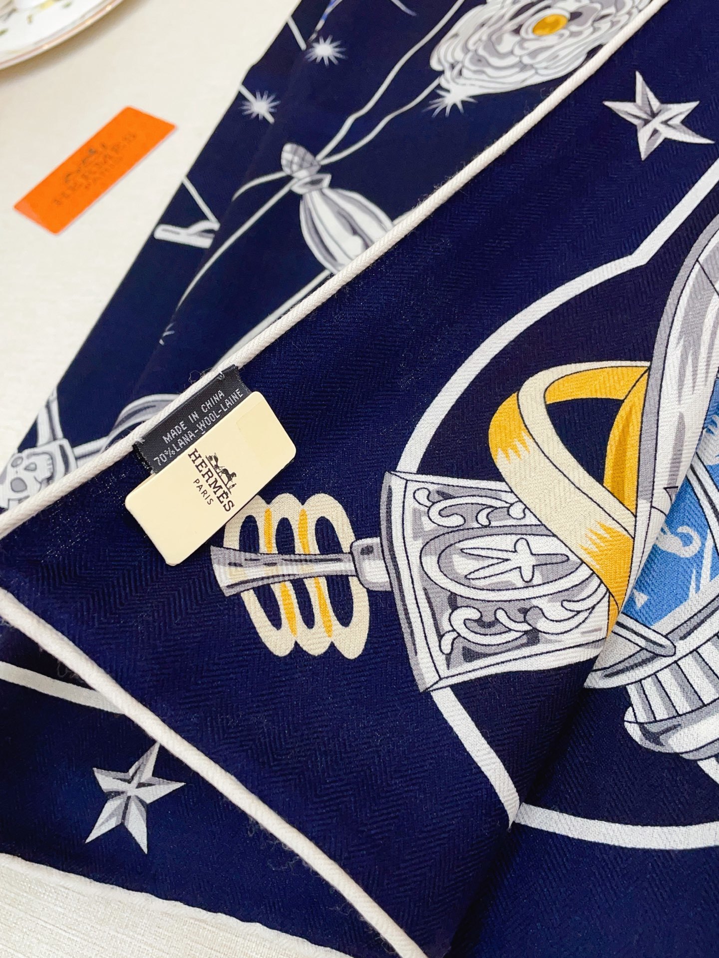 ✨✨【双面同色 丝毛款】H家羊绒新款 买了都说好看‼️推荐💕【星辰合唱团 140】羊绒方巾‼️H家ZG爆