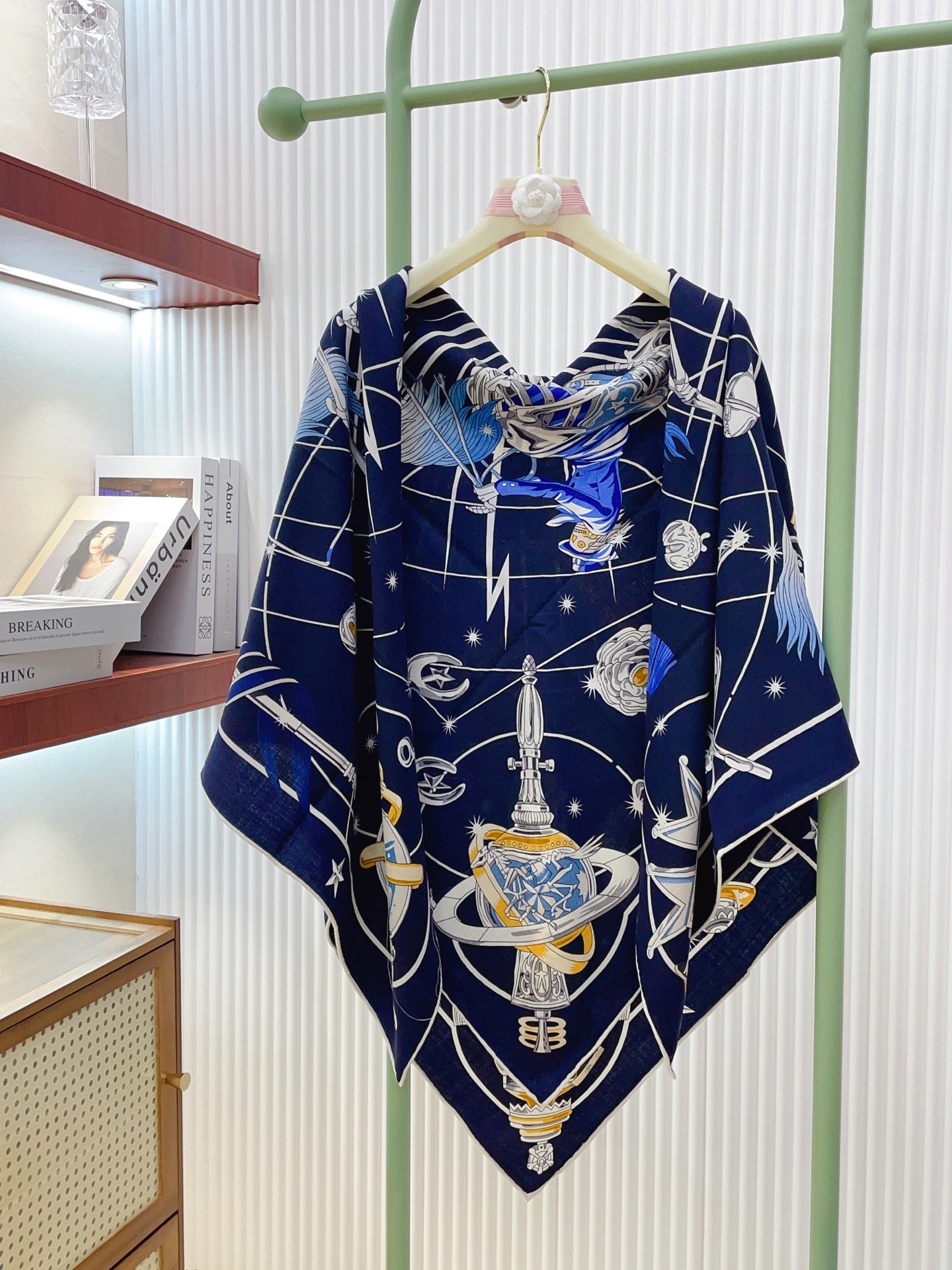 ✨✨【双面同色 丝毛款】H家羊绒新款 买了都说好看‼️推荐💕【星辰合唱团 140】羊绒方巾‼️H家ZG爆