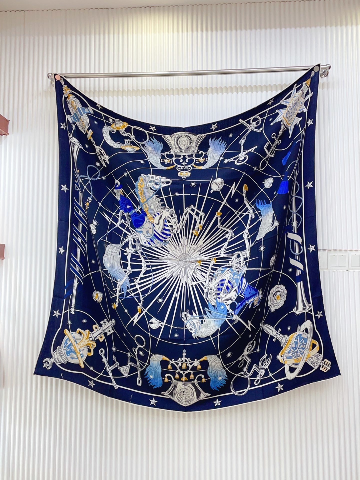 ✨✨【双面同色 丝毛款】H家羊绒新款 买了都说好看‼️推荐💕【星辰合唱团 140】羊绒方巾‼️H家ZG爆