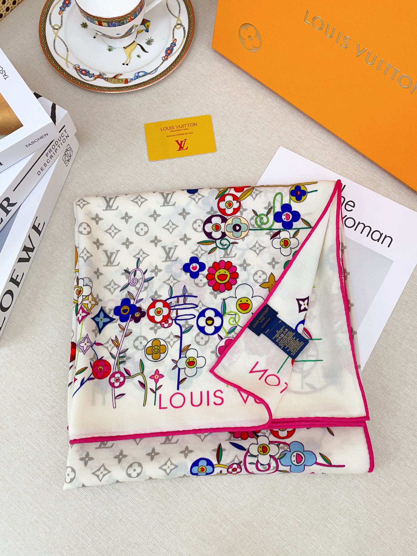 ✨✨【双面同色 丝毛款】L家羊绒新款 买了都说好看‼️推荐💕双面同色羊绒方巾‼️驴家ZG爆款🎁💟立体呈现