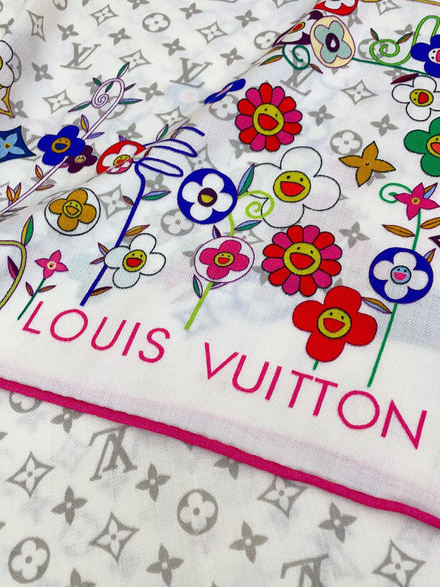 ✨✨【双面同色 丝毛款】L家羊绒新款 买了都说好看‼️推荐💕双面同色羊绒方巾‼️驴家ZG爆款🎁💟立体呈现