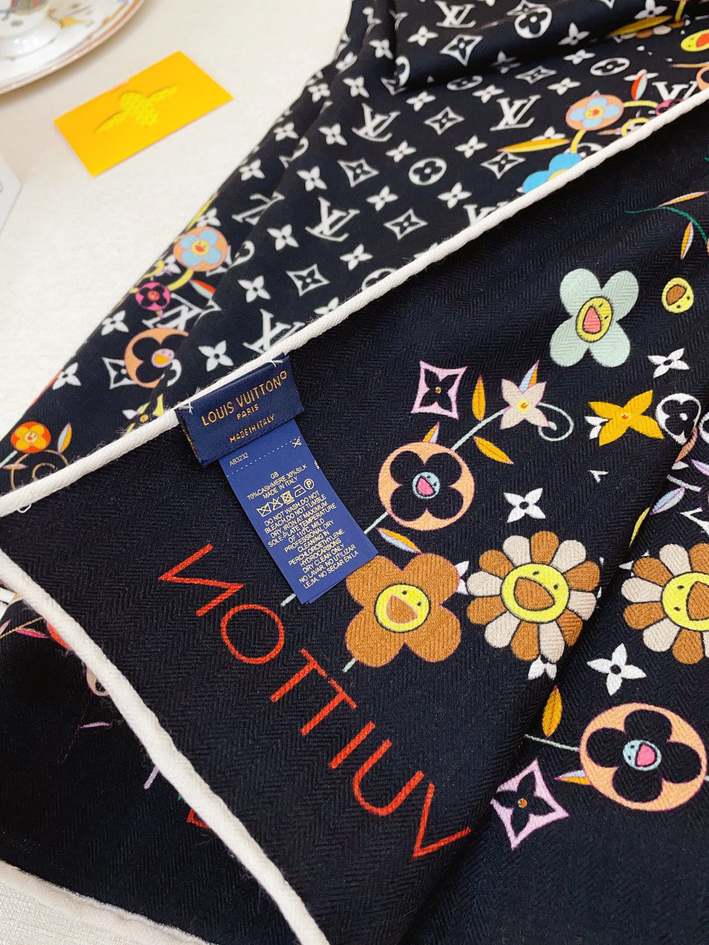 ✨✨【双面同色 丝毛款】L家羊绒新款 买了都说好看‼️推荐💕双面同色羊绒方巾‼️驴家ZG爆款🎁💟立体呈现