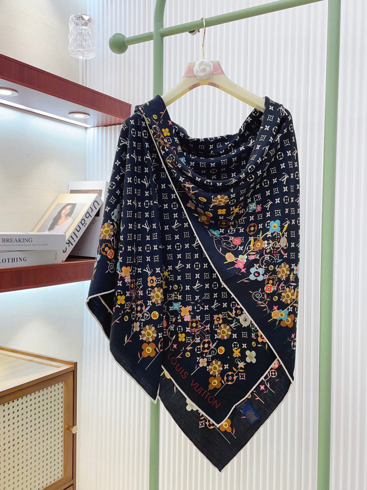 ✨✨【双面同色 丝毛款】L家羊绒新款 买了都说好看‼️推荐💕双面同色羊绒方巾‼️驴家ZG爆款🎁💟立体呈现