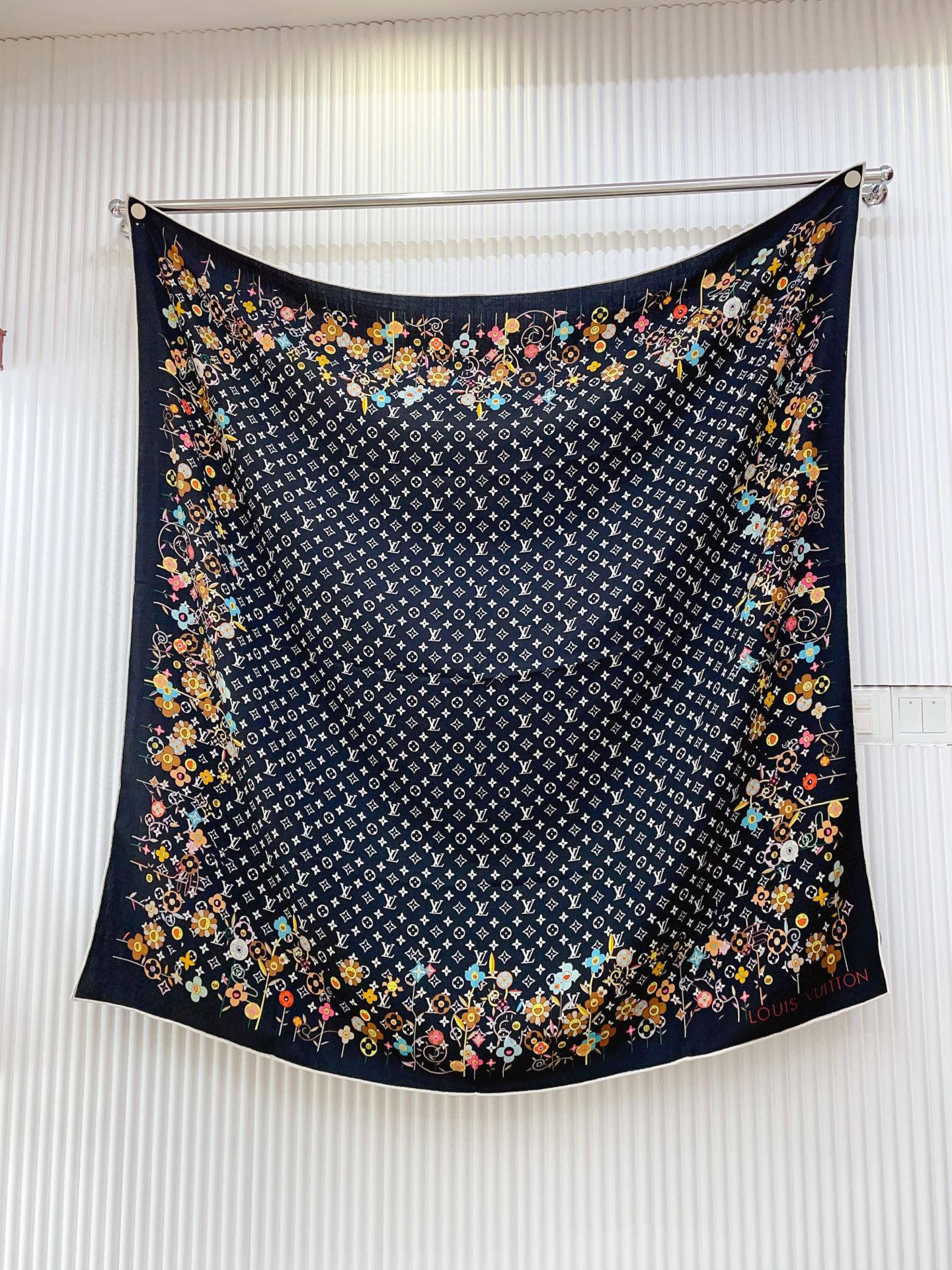 ✨✨【双面同色 丝毛款】L家羊绒新款 买了都说好看‼️推荐💕双面同色羊绒方巾‼️驴家ZG爆款🎁💟立体呈现