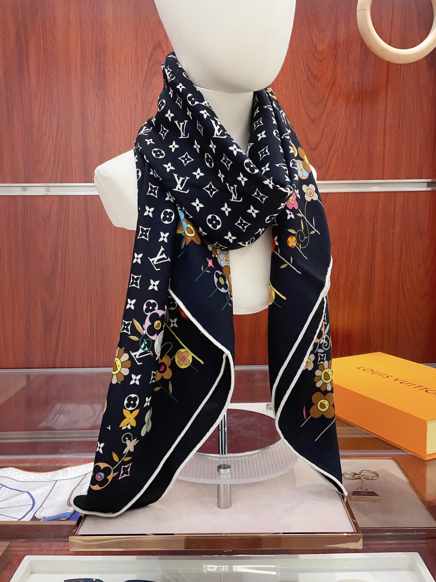 NO:554328,[Double-sided same color silk wool style] L family cashmere new model. Everyone who bought it said it looks good. I recommend the double-sided cashmere square scarf of the same color. Donkeyjia ZG hot style three-dimensional presentation of pattern texture, real product, extremely high grade, special technology, high-end research and development, stunning advent, special cutting-edge technology processing, loved by Bai Fumei. Whether it is quality, style or price, it makes them scream for big brands. Super cost-effective, definitely worth buying. Size 140cm*140cm, 70 cashmere silk high version scarf, high version scarf, louis  vuitton,louis vuitton,louis vuitton,real silk19860909【双面同色 丝毛款】L家羊绒新款 买了都说好看推荐双面同色羊绒方巾驴家ZG爆款立体呈现图案纹路实物档次极高特殊工艺高端研发惊艳问世特殊尖端工艺处理受到白富美的喜欢 无论是品质 款式 价格都令大牌控的她们尖叫 超高性价比 绝对值得入手尺寸140cm*140cm,70羊绒真丝高版本围巾,高版本围巾,louis vuitton,louis vuitton,louis vuitton,real silk,scarf