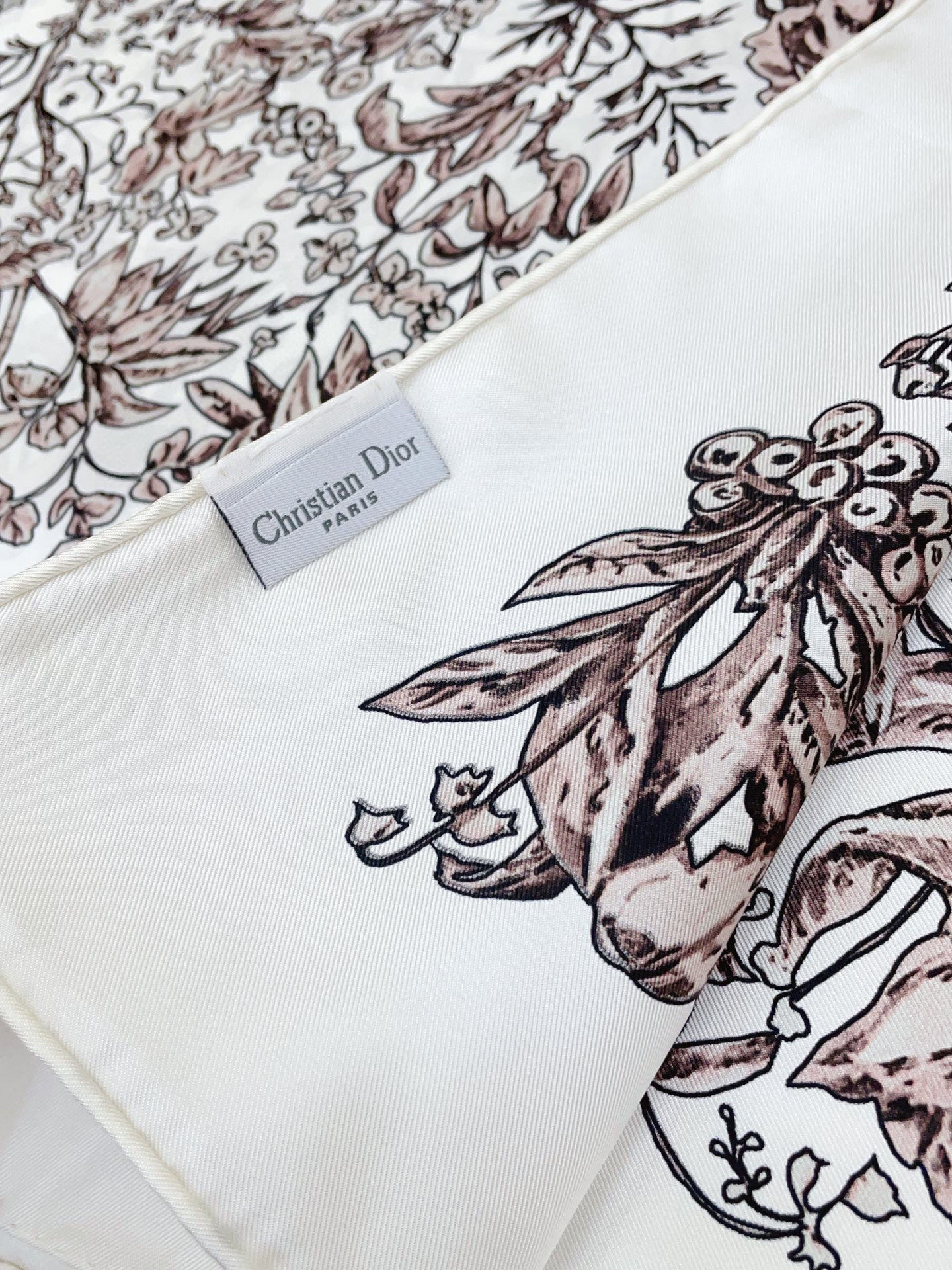 ✨✨【18姆米 双面同色】高级感爆棚❗️CD【花朵🌺五星 90】高级时髦风‼️配色非常考究，图案匠心，上