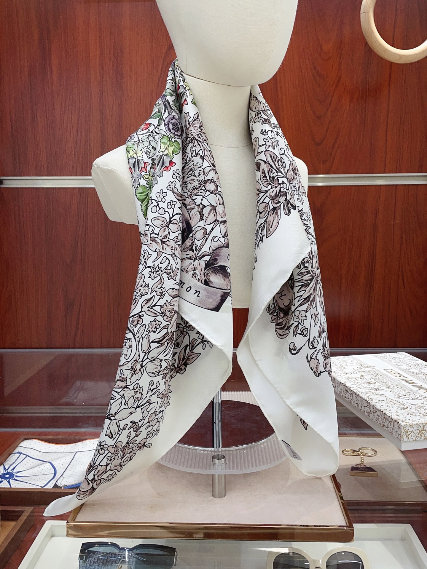 ✨✨【18姆米 双面同色】高级感爆棚❗️CD【花朵🌺五星 90】高级时髦风‼️配色非常考究，图案匠心，上