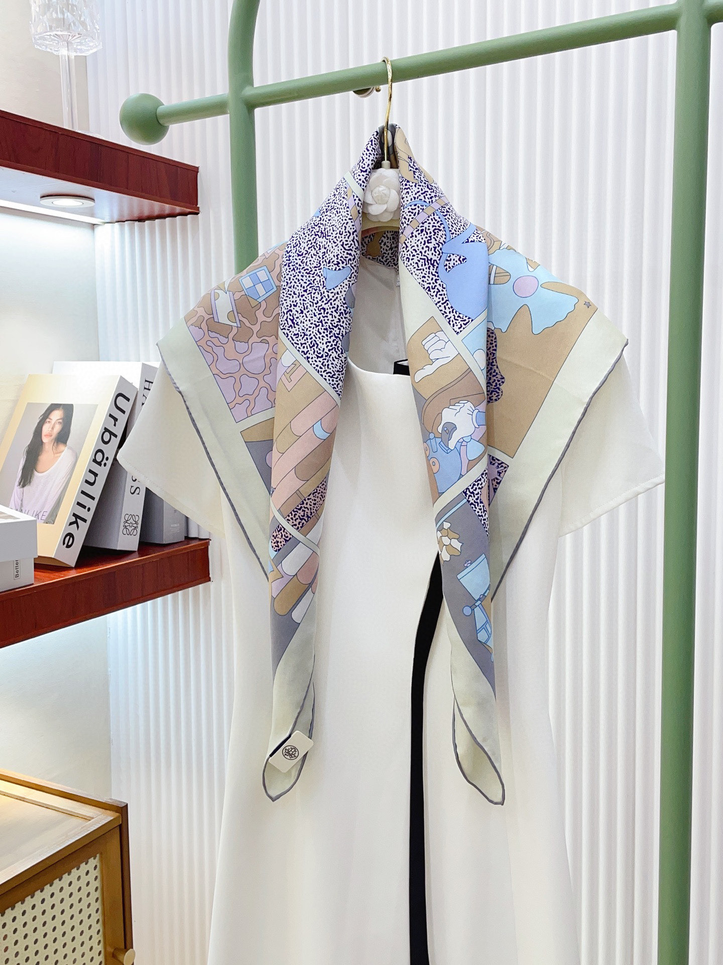 ✨✨【18姆米 双面同色】H**S真丝新款🆕👏👏买了都说好看‼️推荐💕【准备出发 90】真丝方巾，顶级工