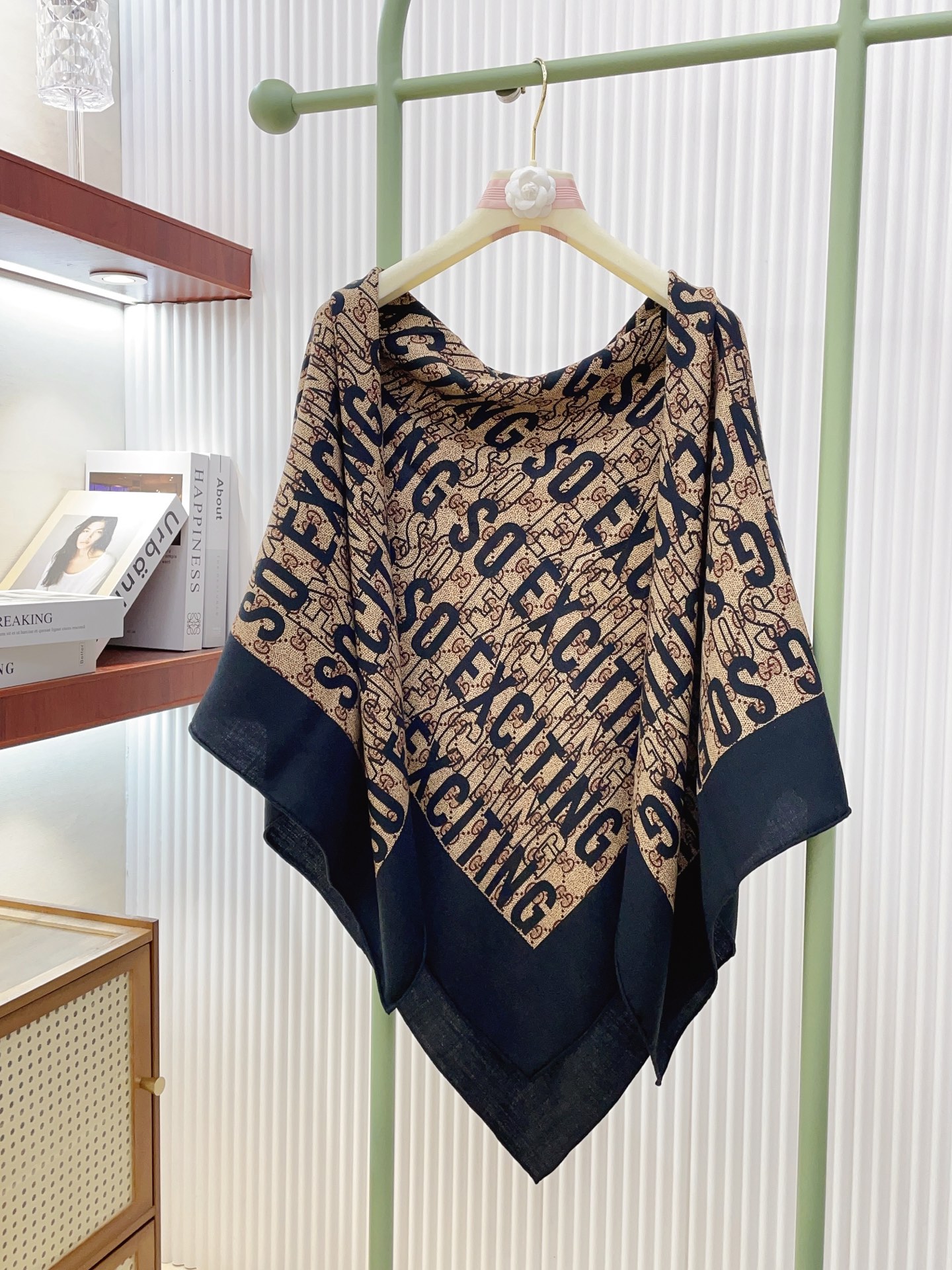 ✨✨【双面同色 丝毛款】大G【字母LOGO140】羊绒方巾‼️抢‼️VIP推荐 ‼️👍下手一定要快【高端