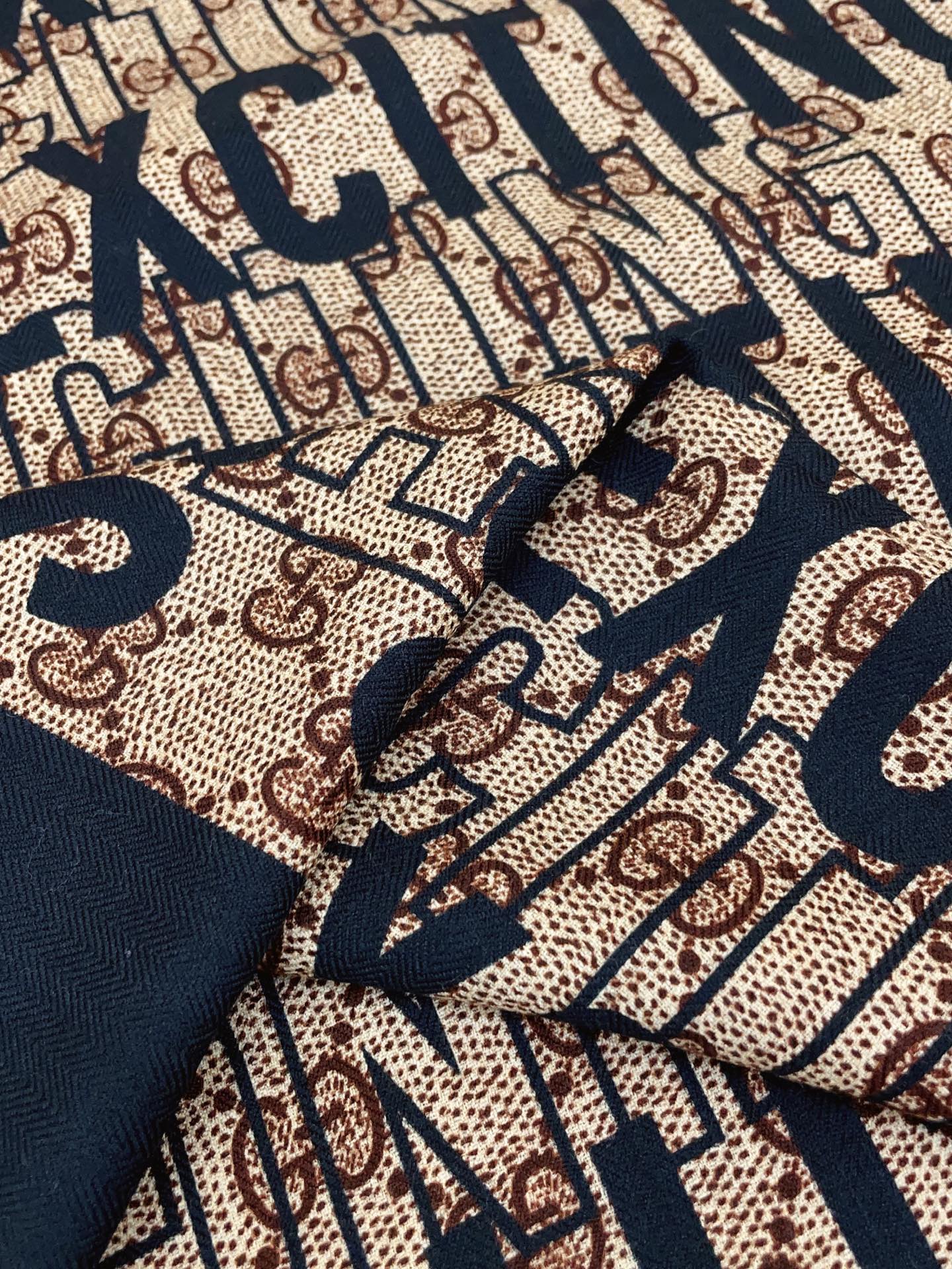 ✨✨【双面同色 丝毛款】大G【字母LOGO140】羊绒方巾‼️抢‼️VIP推荐 ‼️👍下手一定要快【高端