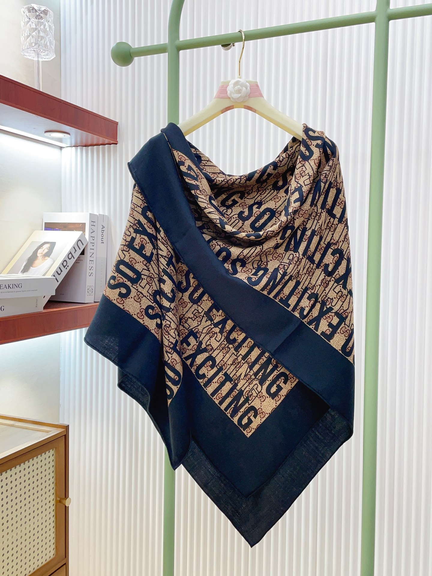 ✨✨【双面同色 丝毛款】大G【字母LOGO140】羊绒方巾‼️抢‼️VIP推荐 ‼️👍下手一定要快【高端