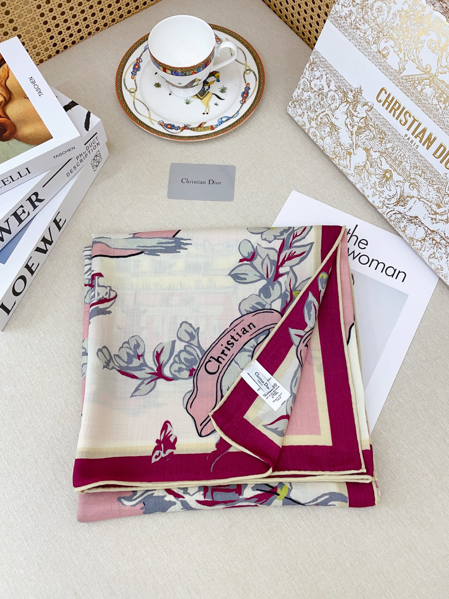 ✨✨【双面同色 丝毛款】CD家羊绒新款【城市系列风】 买了都说好看‼️推荐💕双面同色羊绒方巾‼️D家ZG