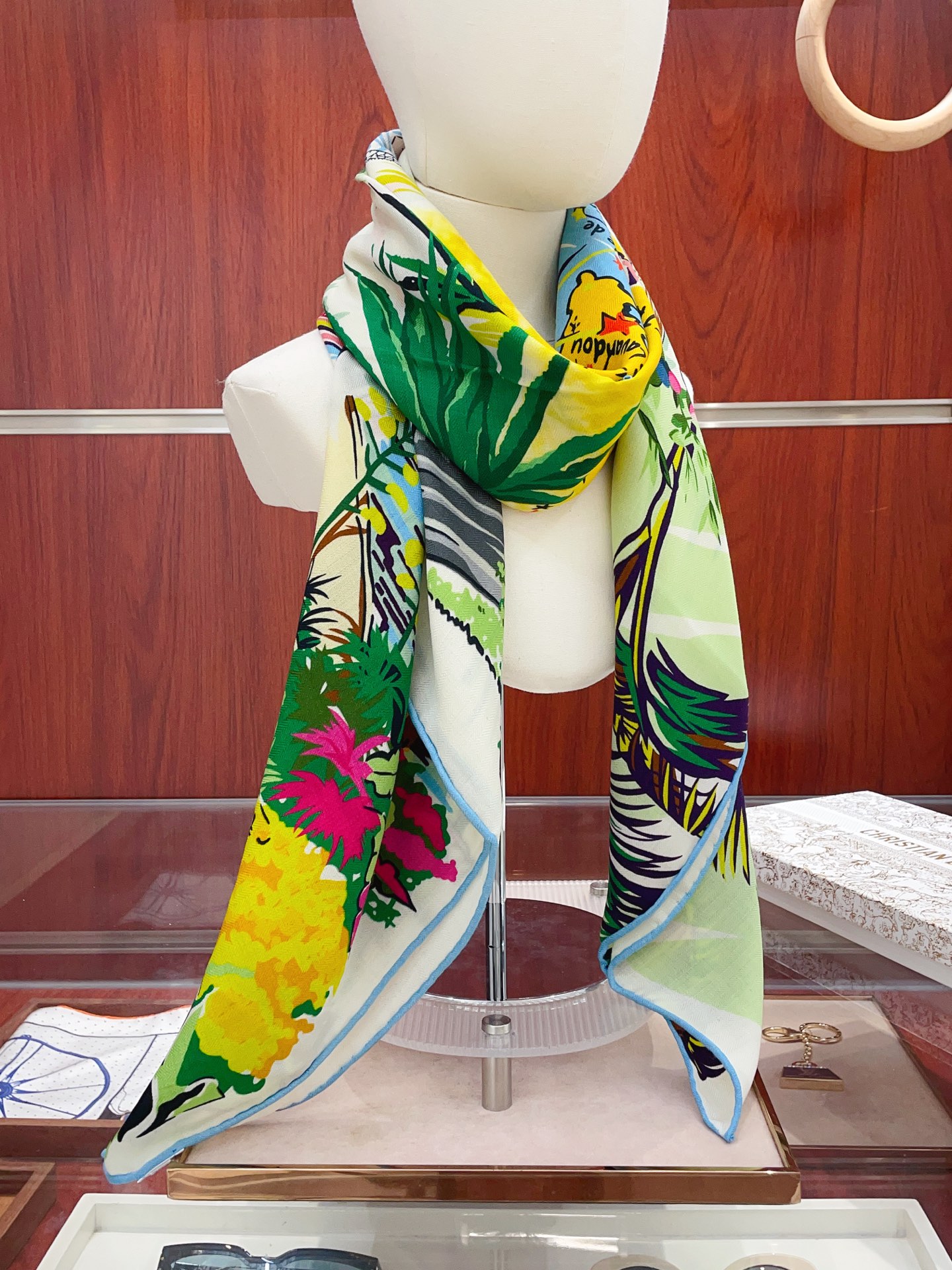 ✨✨【双面同色 丝毛款】CD家羊绒新款【城市系列风】 买了都说好看‼️推荐💕双面同色羊绒方巾‼️D家ZG