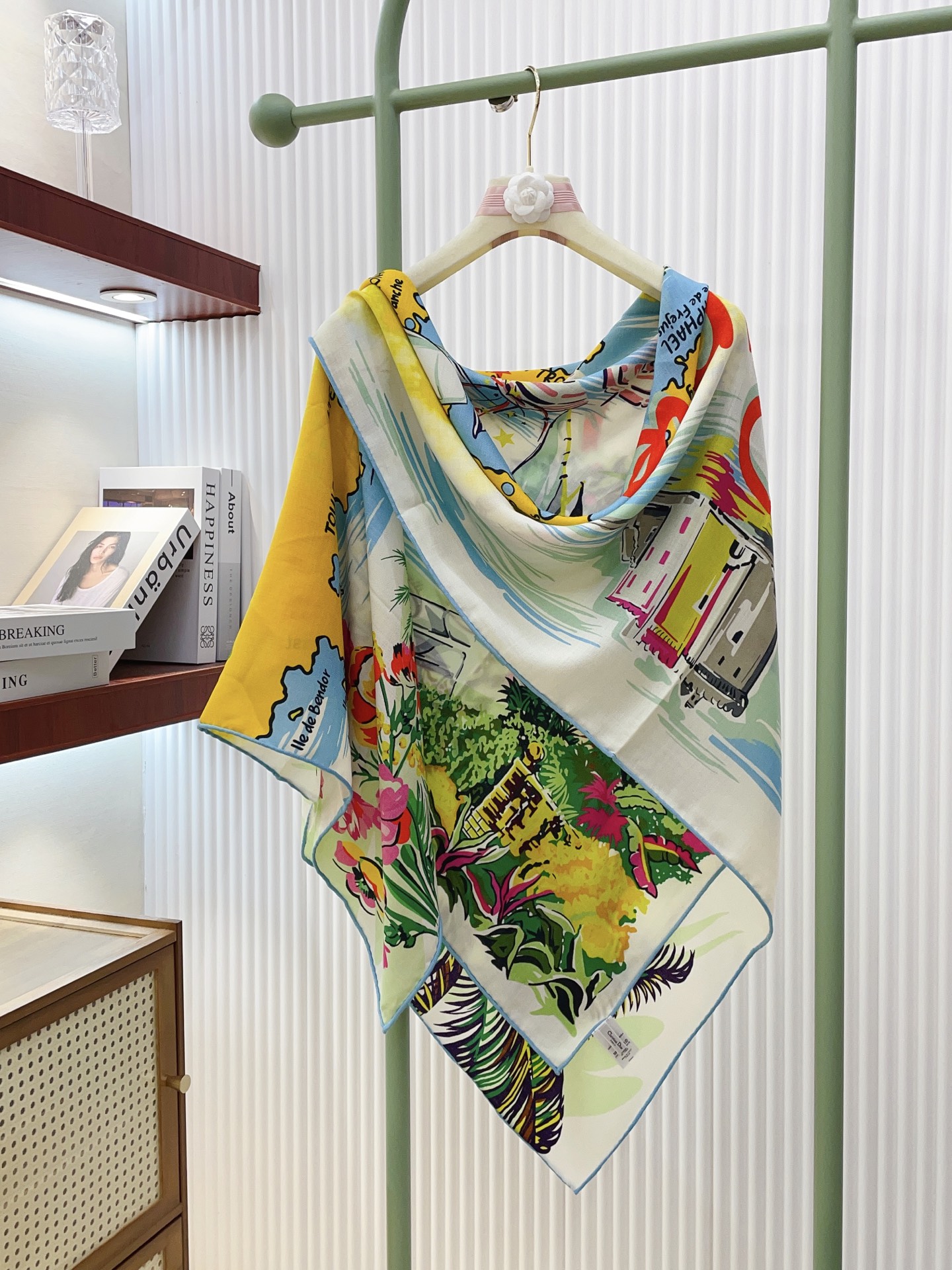 ✨✨【双面同色 丝毛款】CD家羊绒新款【城市系列风】 买了都说好看‼️推荐💕双面同色羊绒方巾‼️D家ZG