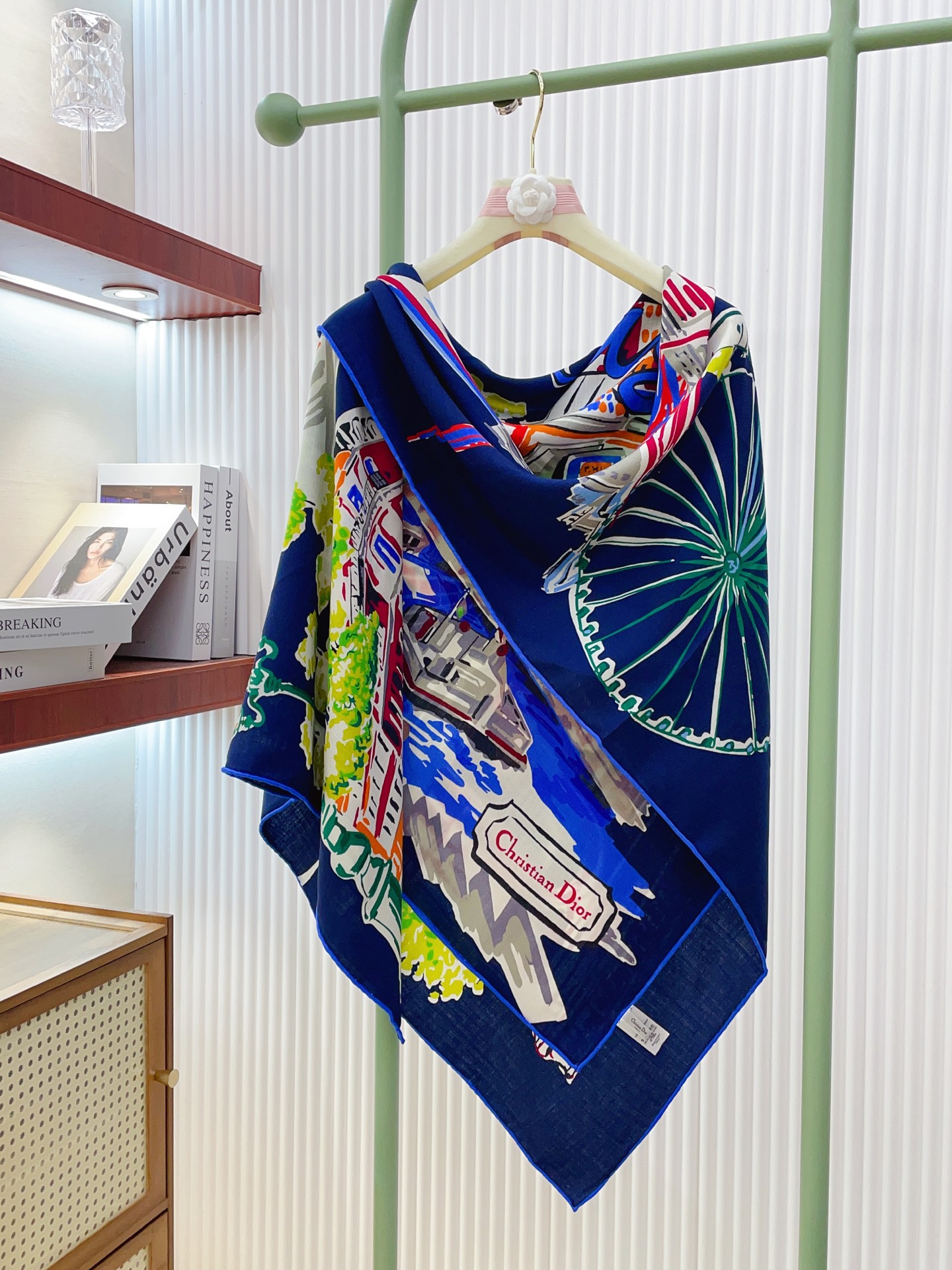 ✨✨【双面同色 丝毛款】CD家羊绒新款【城市系列风】 买了都说好看‼️推荐💕双面同色羊绒方巾‼️D家ZG