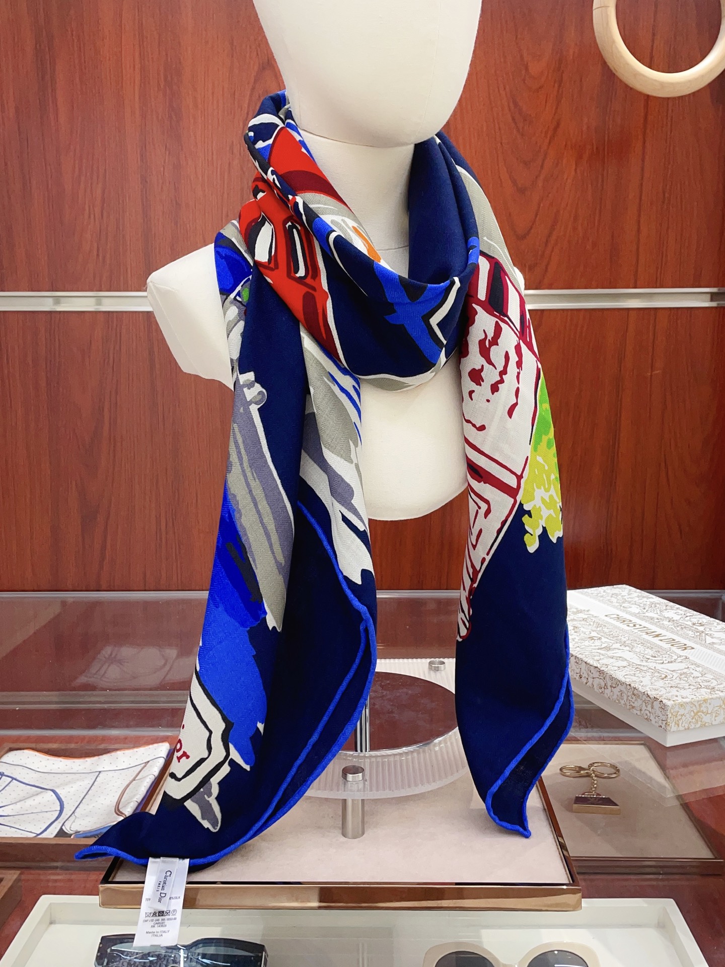 ✨✨【双面同色 丝毛款】CD家羊绒新款【城市系列风】 买了都说好看‼️推荐💕双面同色羊绒方巾‼️D家ZG