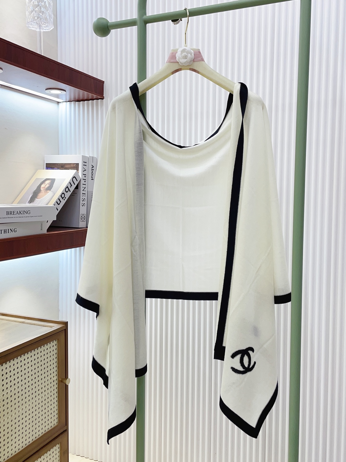 ✨✨小香秋冬新款围巾羊绒针织长巾‼️美翻了[流泪]御用殿堂级极品‼️新款在售 进口纯羊绒针织毛线❗️美丽