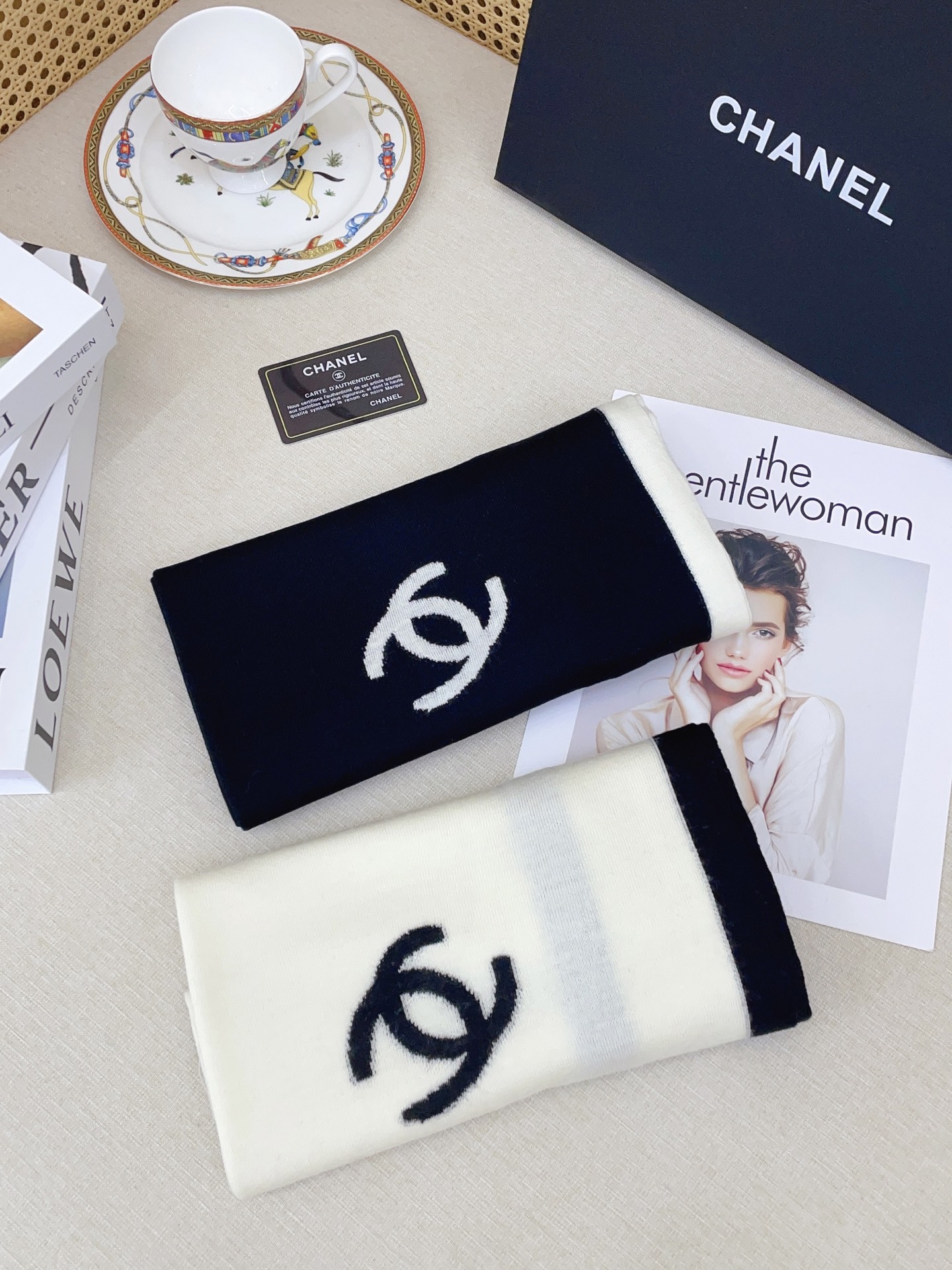 ✨✨小香秋冬新款围巾羊绒针织长巾‼️美翻了[流泪]御用殿堂级极品‼️新款在售 进口纯羊绒针织毛线❗️美丽