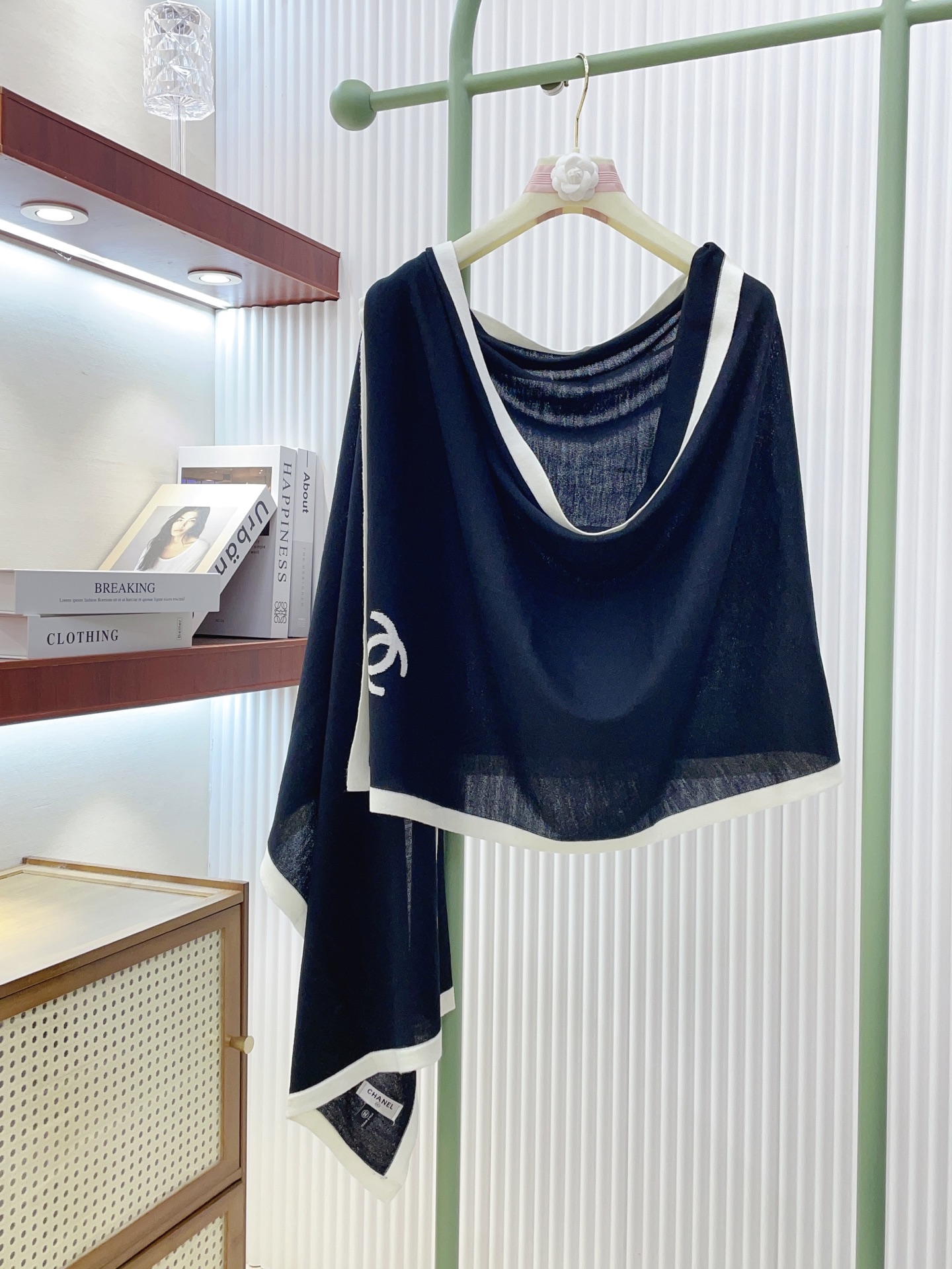 ✨✨小香秋冬新款围巾羊绒针织长巾‼️美翻了[流泪]御用殿堂级极品‼️新款在售 进口纯羊绒针织毛线❗️美丽