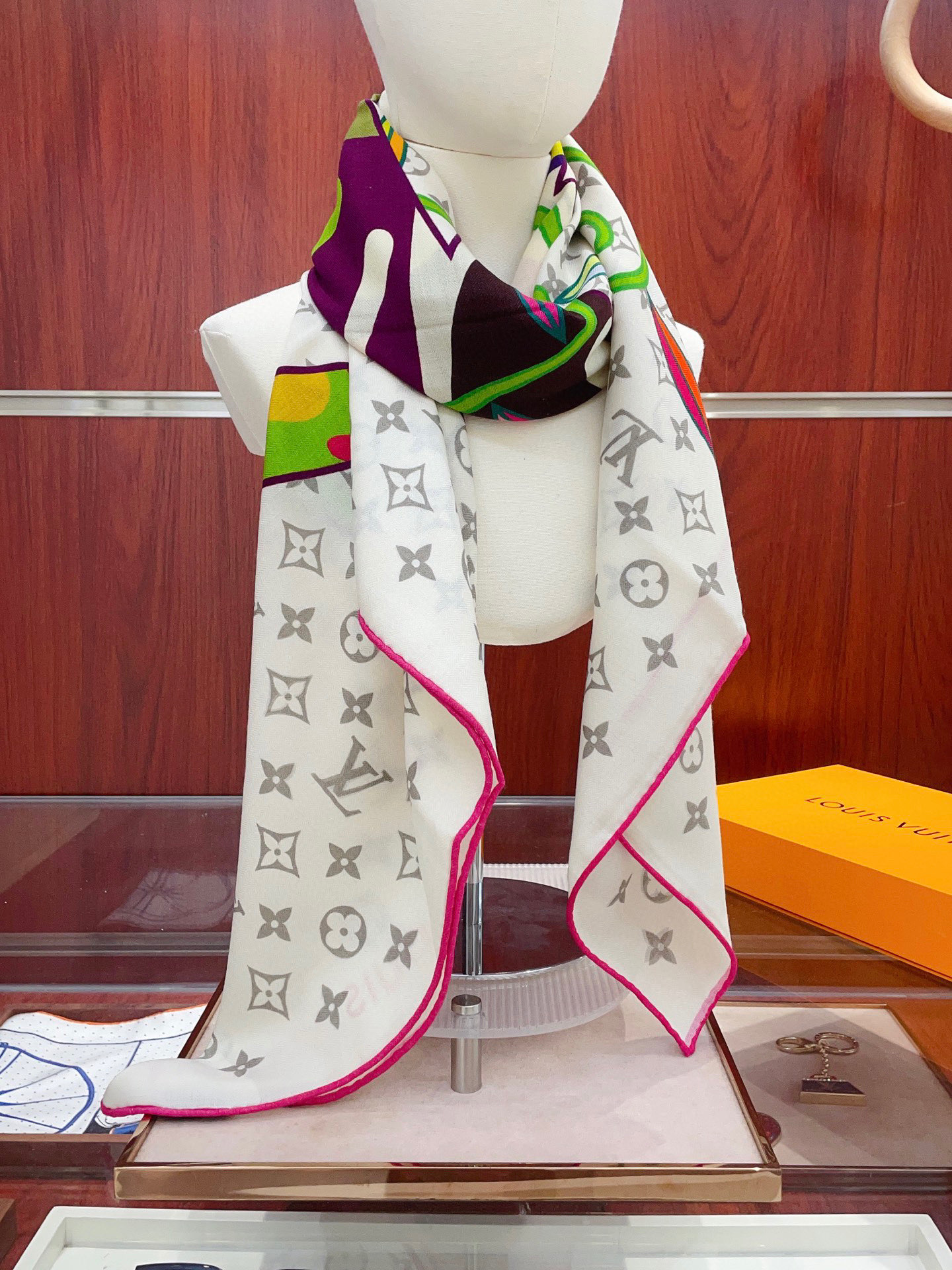 ✨✨【双面同色 丝毛款】L家羊绒新款 买了都说好看‼️推荐💕双面同色羊绒方巾‼️驴家ZG爆款🎁💟立体呈现