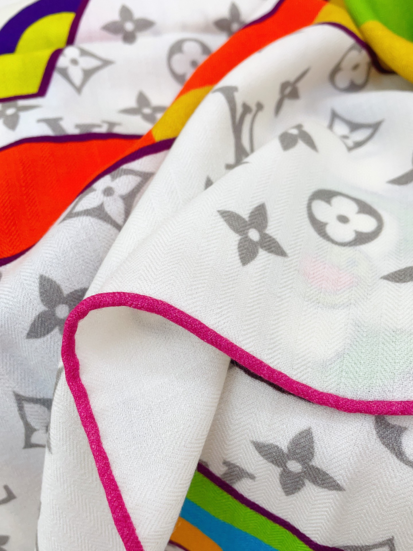 ✨✨【双面同色 丝毛款】L家羊绒新款 买了都说好看‼️推荐💕双面同色羊绒方巾‼️驴家ZG爆款🎁💟立体呈现