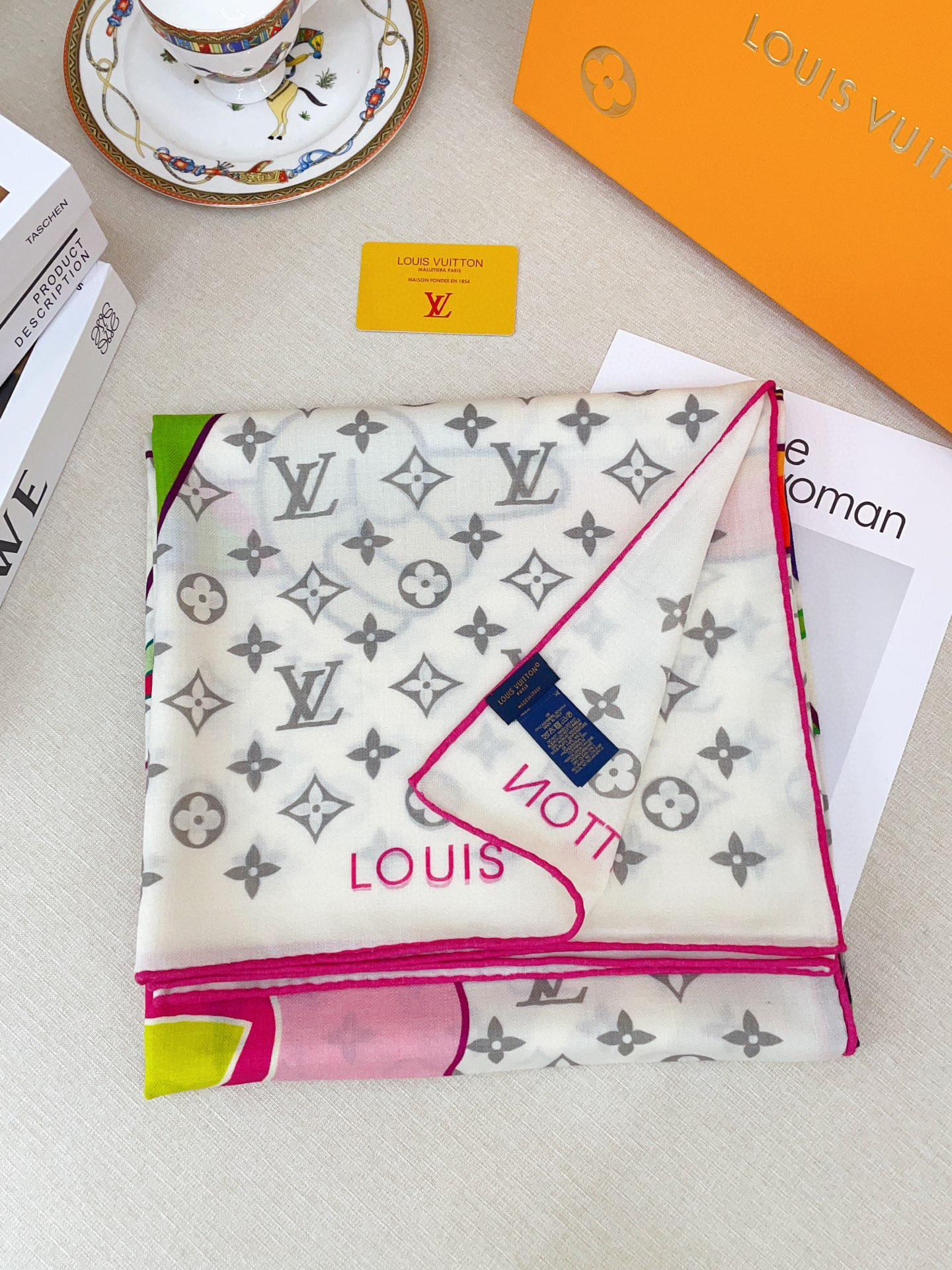 ✨✨【双面同色 丝毛款】L家羊绒新款 买了都说好看‼️推荐💕双面同色羊绒方巾‼️驴家ZG爆款🎁💟立体呈现