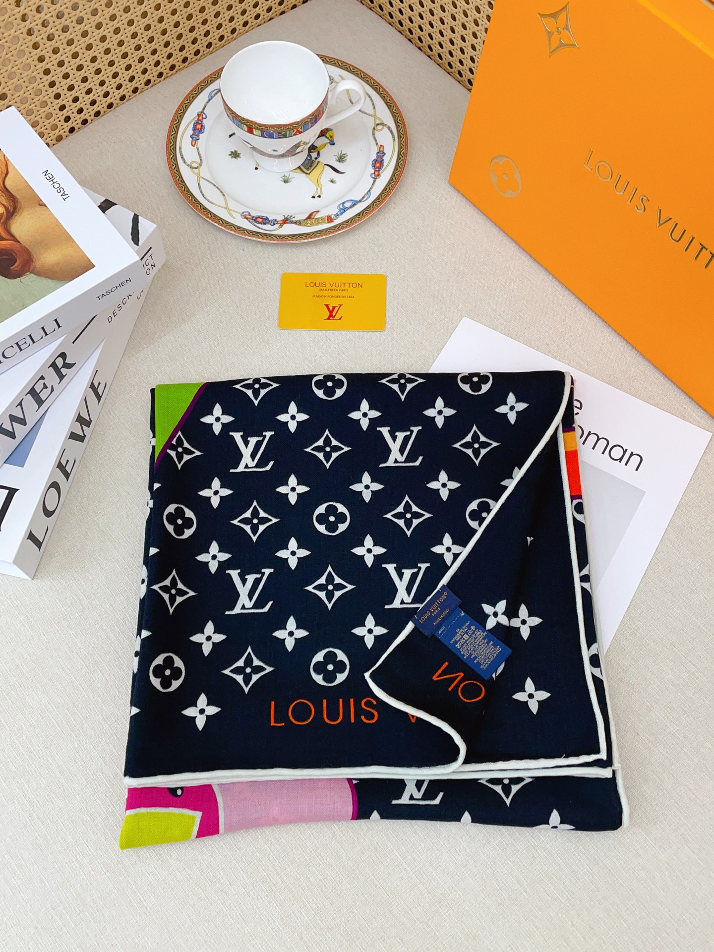 ✨✨【双面同色 丝毛款】L家羊绒新款 买了都说好看‼️推荐💕双面同色羊绒方巾‼️驴家ZG爆款🎁💟立体呈现