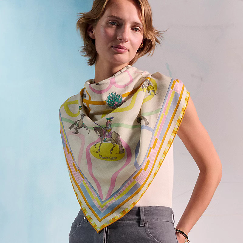 ✨✨【加厚丝毛款 双面同色】上新💏顶级H家专柜最新款【回转布与蛇型前进 大三角巾】多功能三角巾 🎀🎀，色