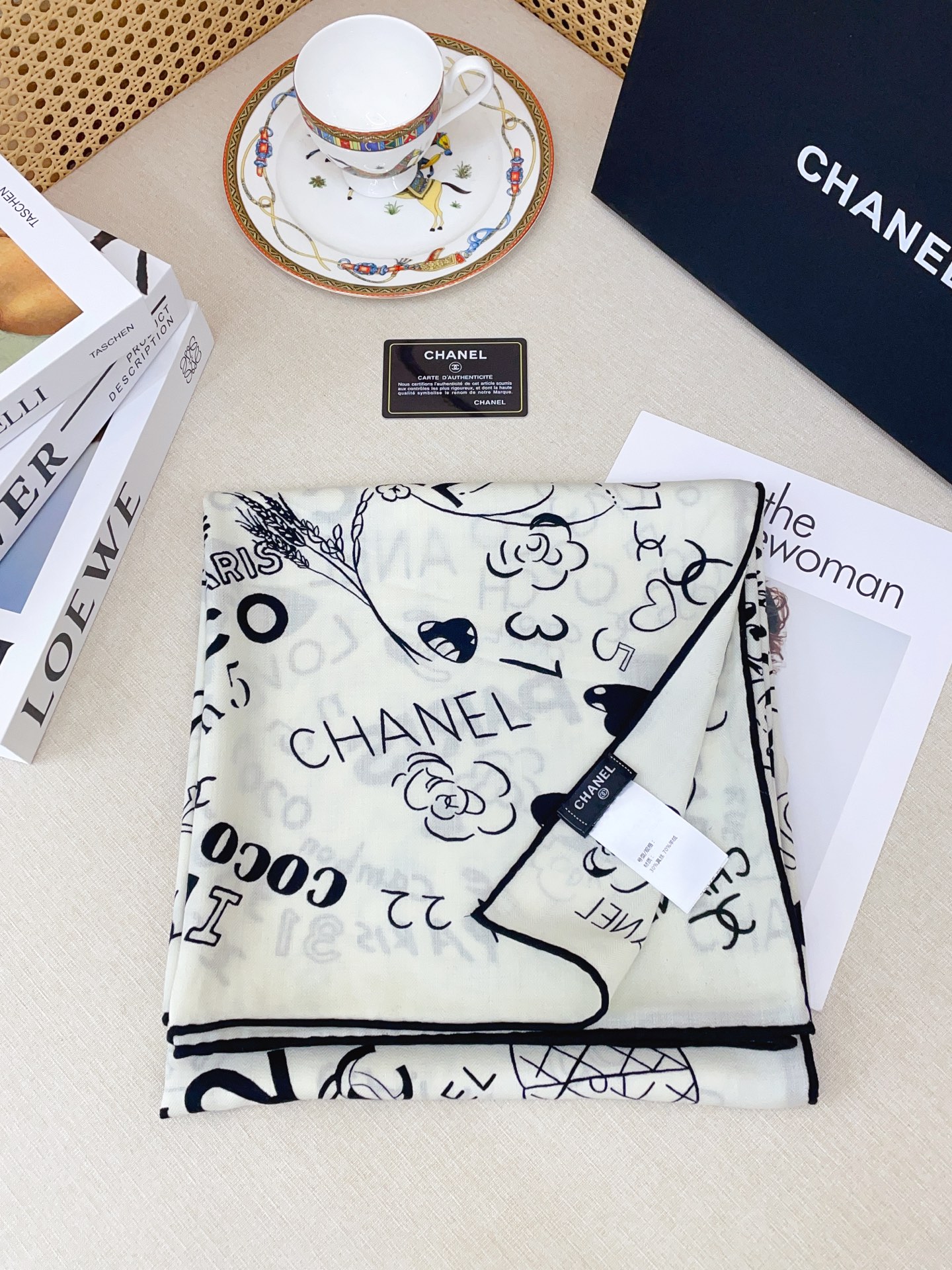 ✨✨【双面同色 丝毛款】小香 羊绒方巾‼️抢‼️VIP推荐 ‼️👍下手一定要快【高端 大爱 ‼️纯羊绒 