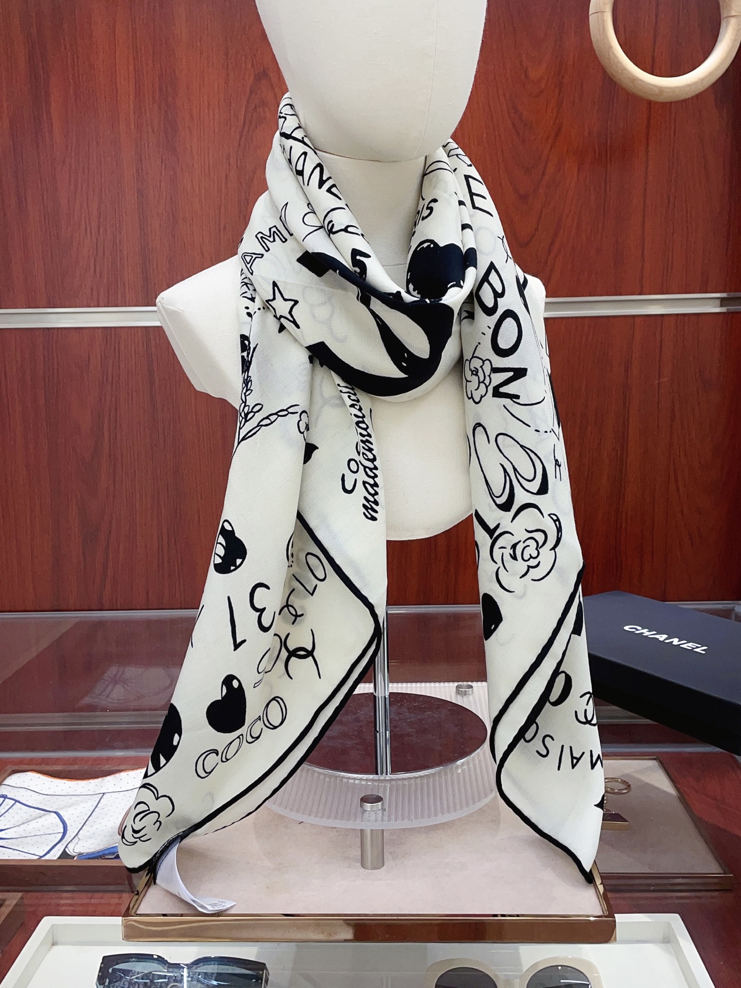 ✨✨【双面同色 丝毛款】小香 羊绒方巾‼️抢‼️VIP推荐 ‼️👍下手一定要快【高端 大爱 ‼️纯羊绒 