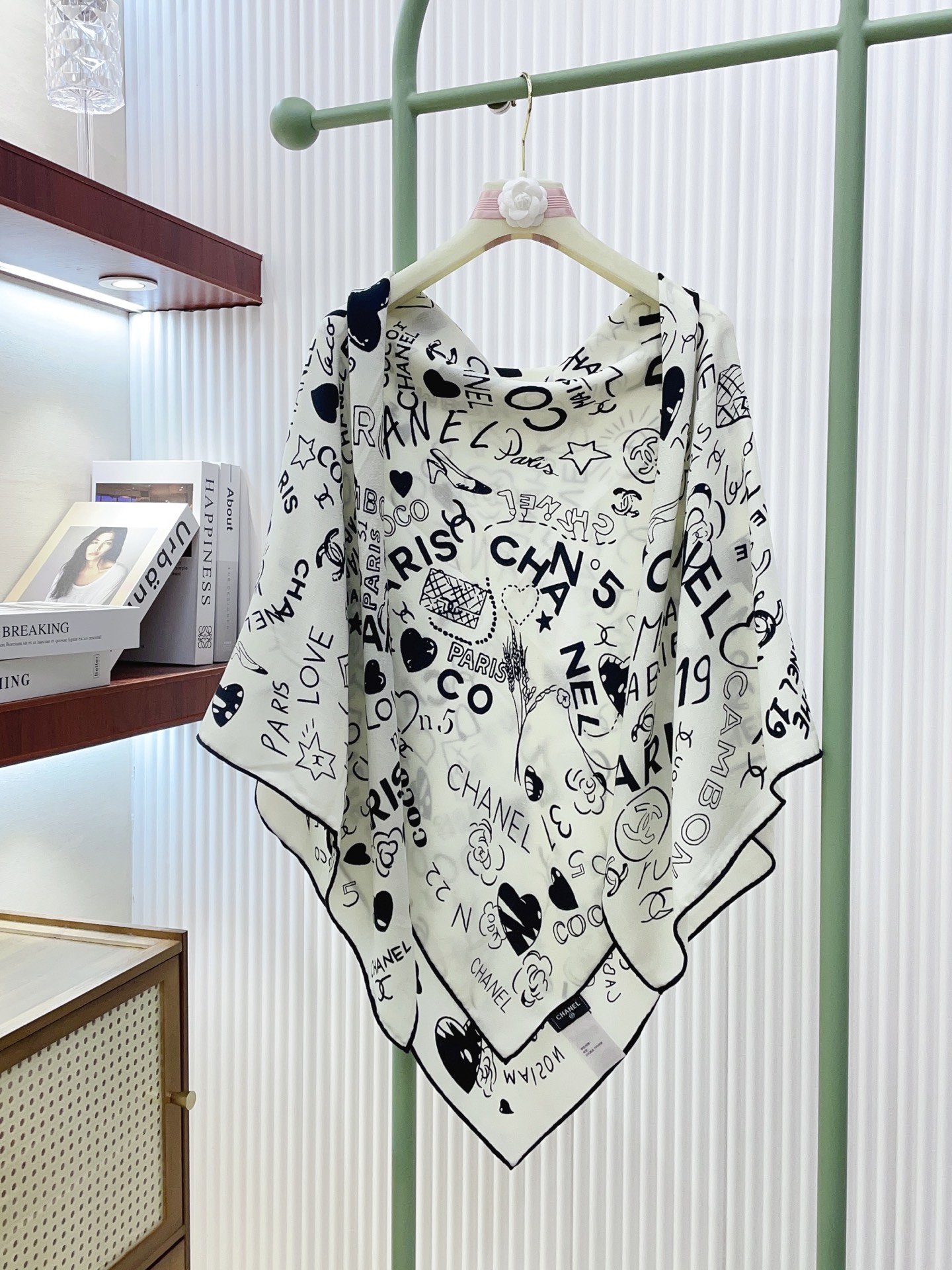 ✨✨【双面同色 丝毛款】小香 羊绒方巾‼️抢‼️VIP推荐 ‼️👍下手一定要快【高端 大爱 ‼️纯羊绒 