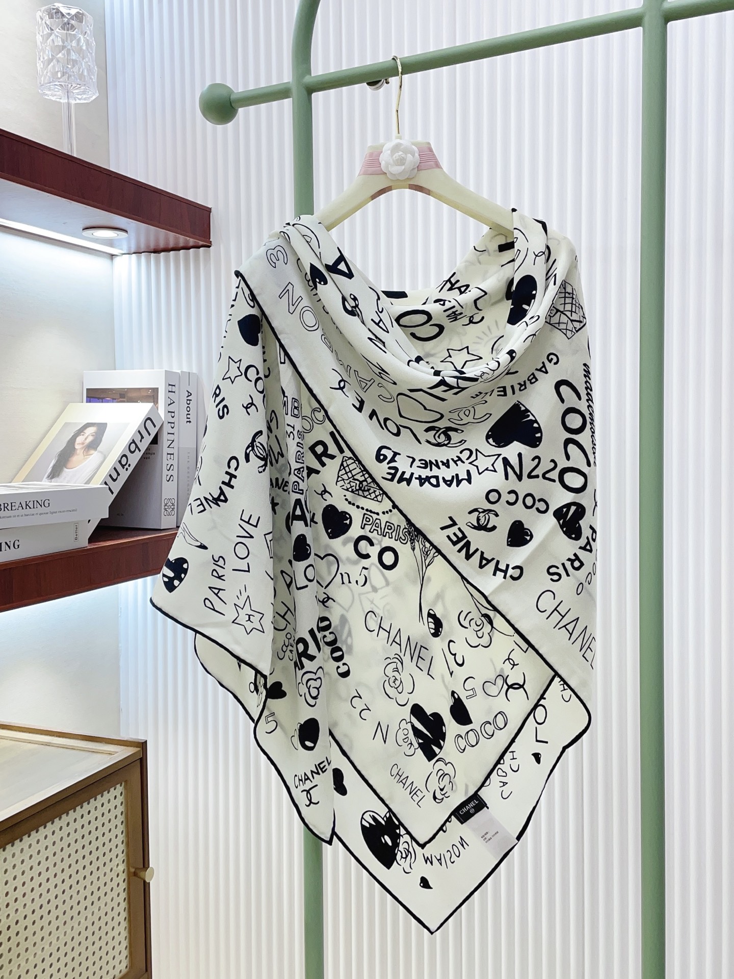 ✨✨【双面同色 丝毛款】小香 羊绒方巾‼️抢‼️VIP推荐 ‼️👍下手一定要快【高端 大爱 ‼️纯羊绒 