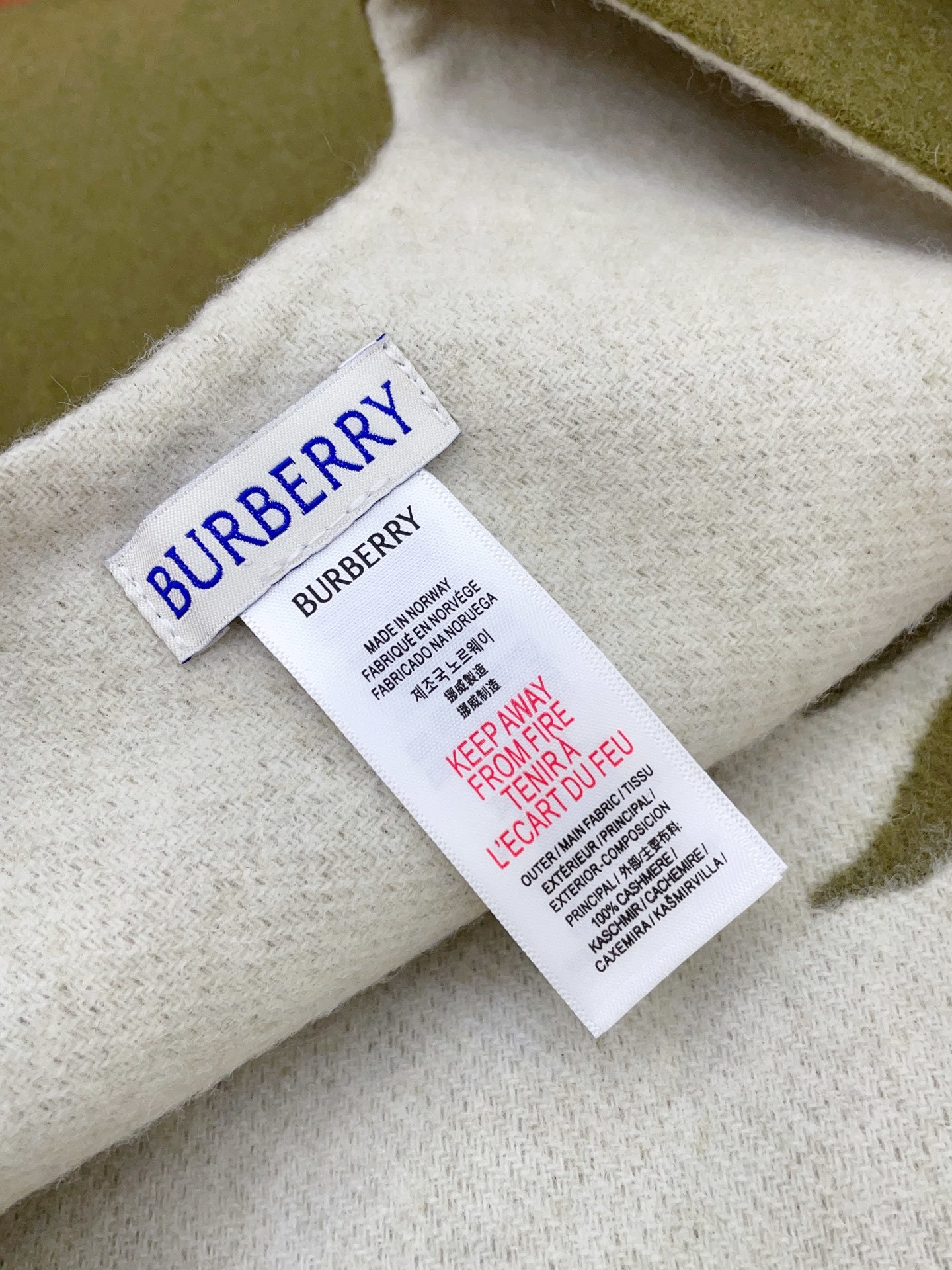 ✨✨【五色入】B家战马最最牛掰款,最新款骑士战马双面提花斗篷‼️经典中的经典.❗️工艺非常考究❗️介绍这