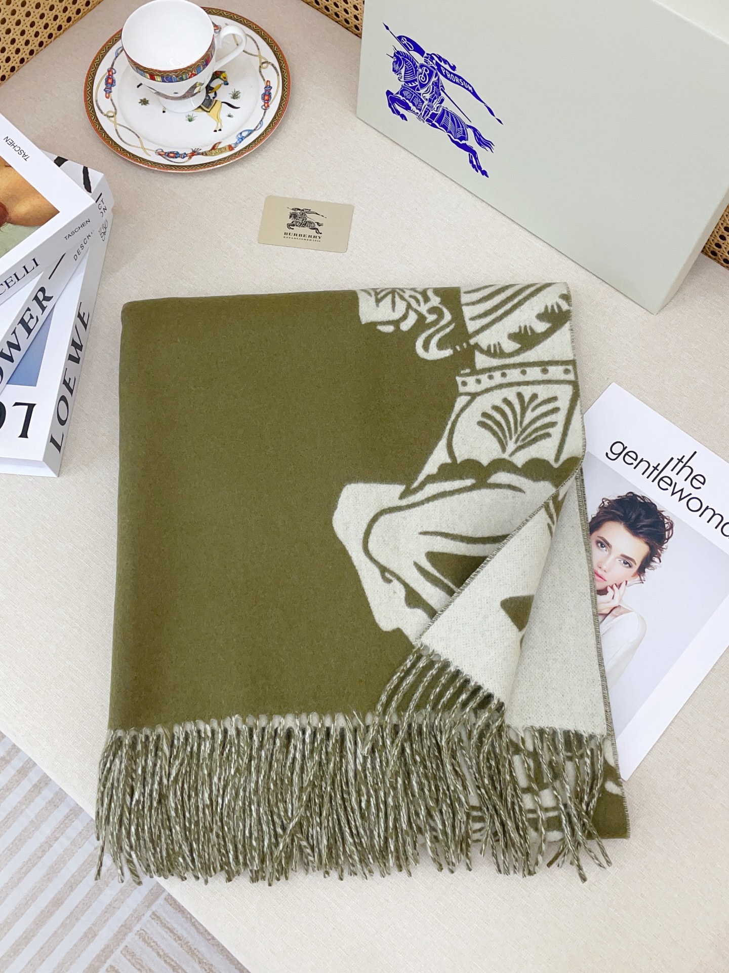 ✨✨【五色入】B家战马最最牛掰款,最新款骑士战马双面提花斗篷‼️经典中的经典.❗️工艺非常考究❗️介绍这