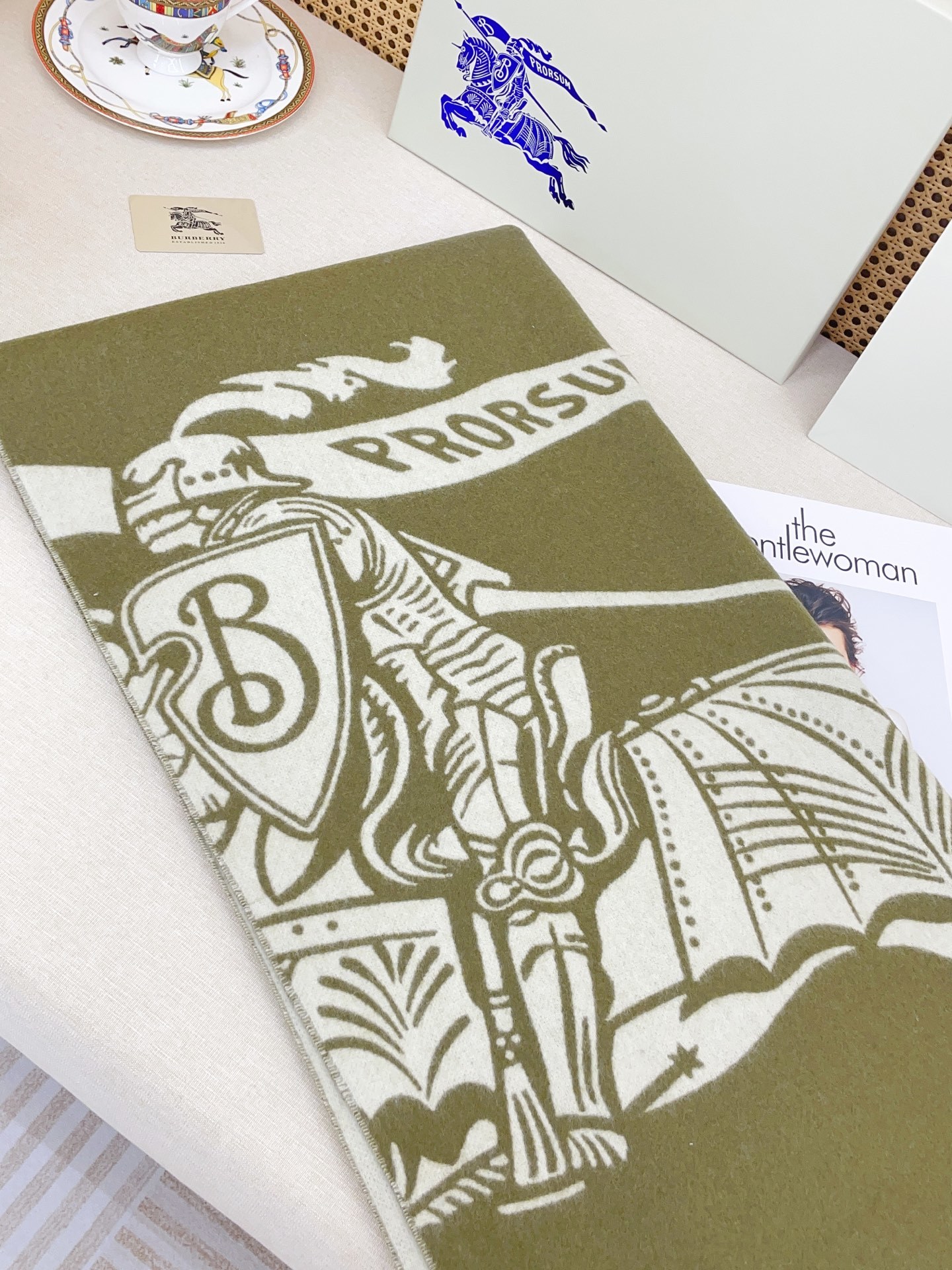 ✨✨【五色入】B家战马最最牛掰款,最新款骑士战马双面提花斗篷‼️经典中的经典.❗️工艺非常考究❗️介绍这