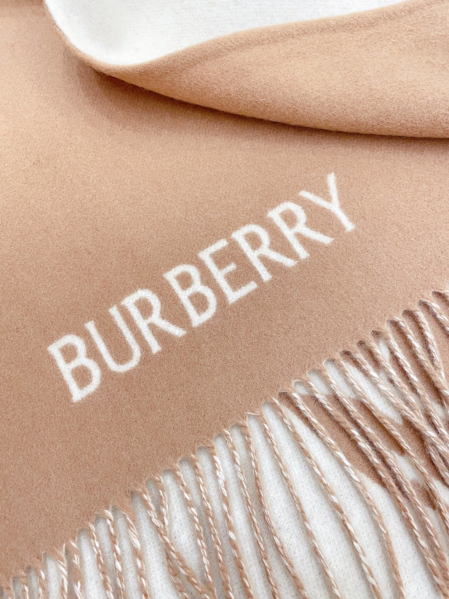 ✨✨【五色入】B家战马最最牛掰款,最新款骑士战马双面提花斗篷‼️经典中的经典.❗️工艺非常考究❗️介绍这