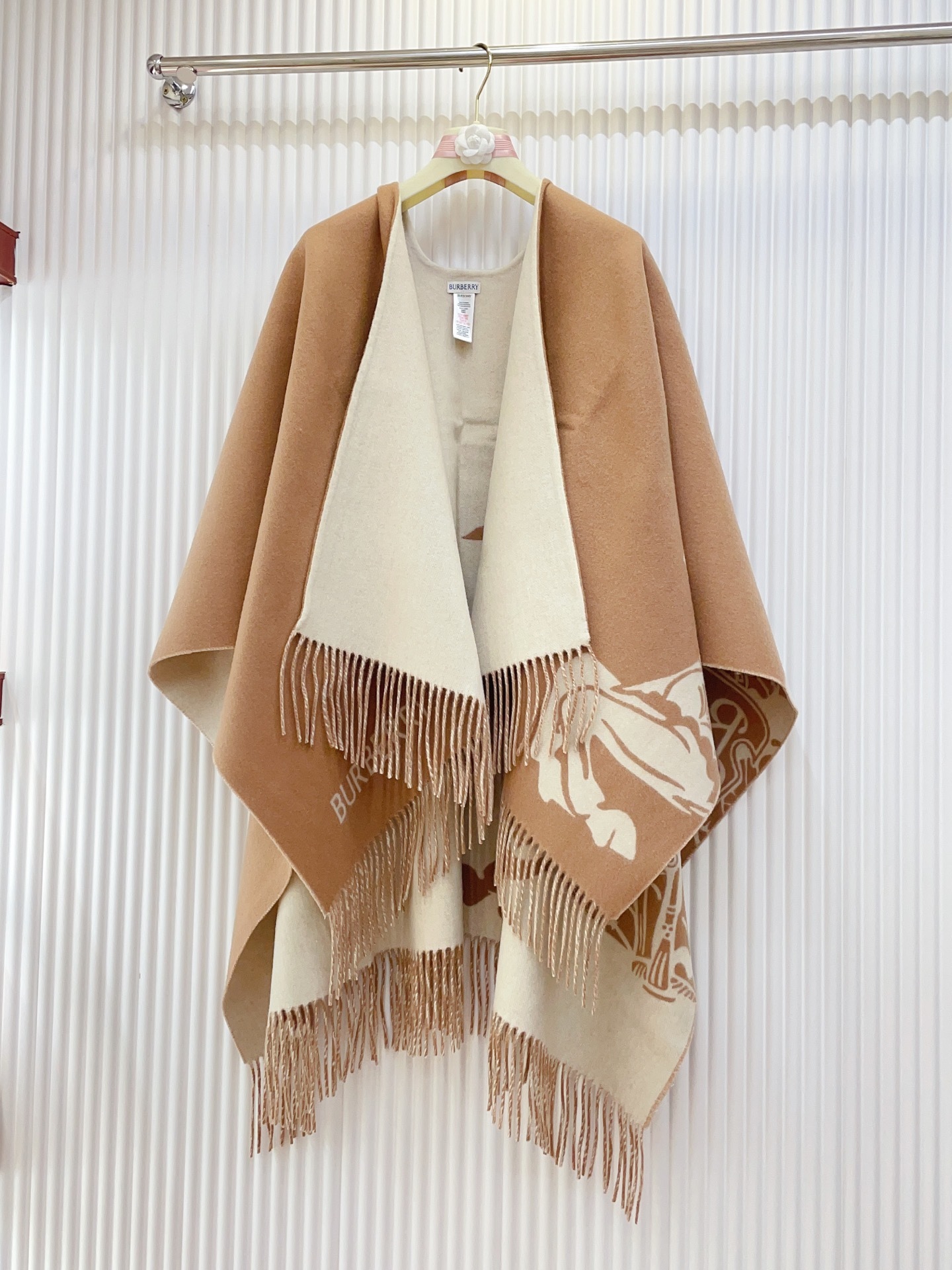 ✨✨【五色入】B家战马最最牛掰款,最新款骑士战马双面提花斗篷‼️经典中的经典.❗️工艺非常考究❗️介绍这