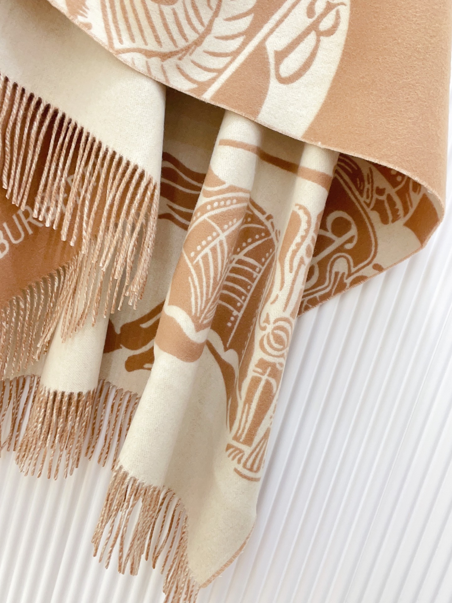 ✨✨【五色入】B家战马最最牛掰款,最新款骑士战马双面提花斗篷‼️经典中的经典.❗️工艺非常考究❗️介绍这