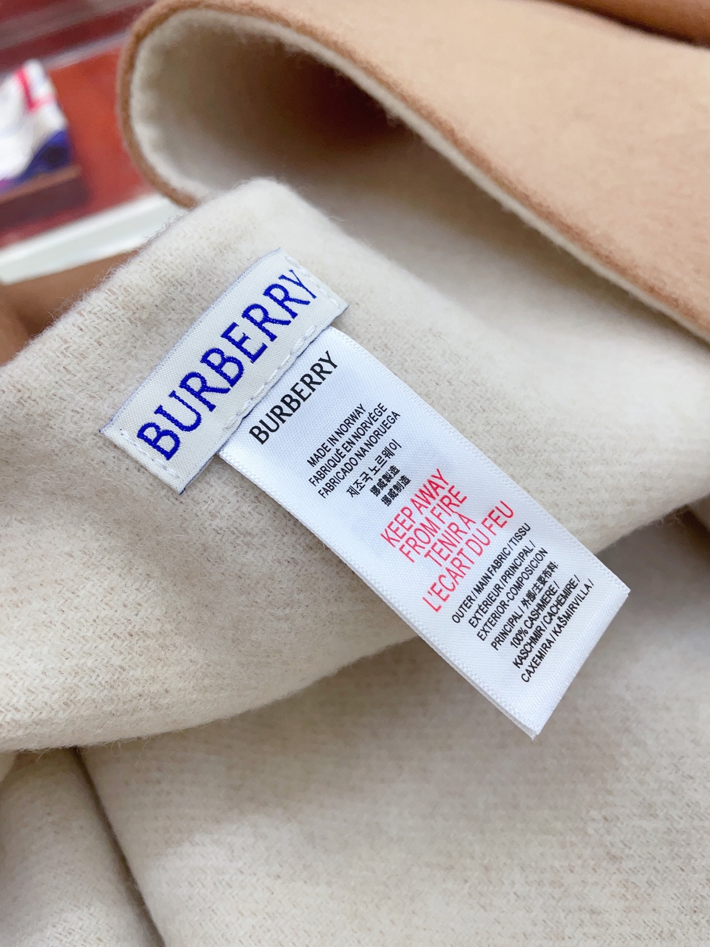 ✨✨【五色入】B家战马最最牛掰款,最新款骑士战马双面提花斗篷‼️经典中的经典.❗️工艺非常考究❗️介绍这