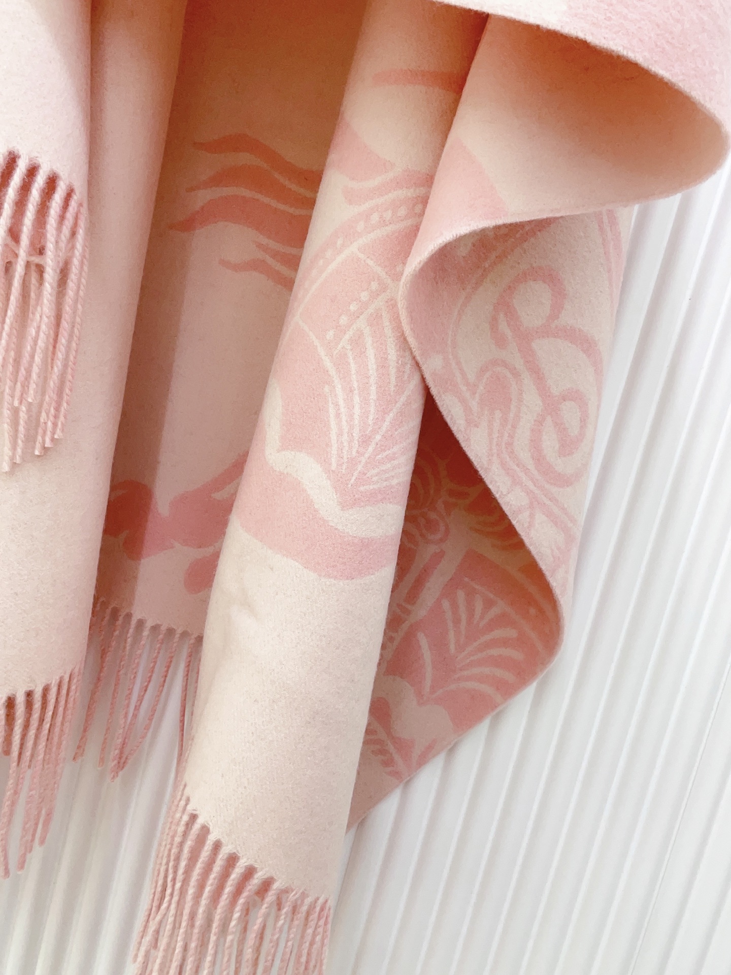 ✨✨【五色入】B家战马最最牛掰款,最新款骑士战马双面提花斗篷‼️经典中的经典.❗️工艺非常考究❗️介绍这