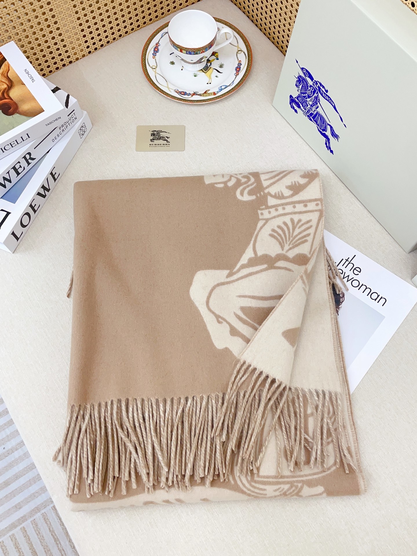 ✨✨【五色入】B家战马最最牛掰款,最新款骑士战马双面提花斗篷‼️经典中的经典.❗️工艺非常考究❗️介绍这