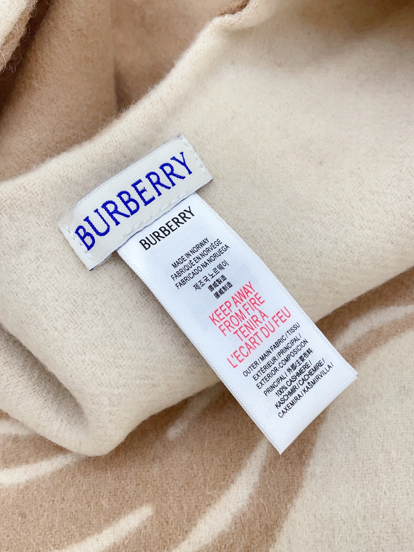 ✨✨【五色入】B家战马最最牛掰款,最新款骑士战马双面提花斗篷‼️经典中的经典.❗️工艺非常考究❗️介绍这