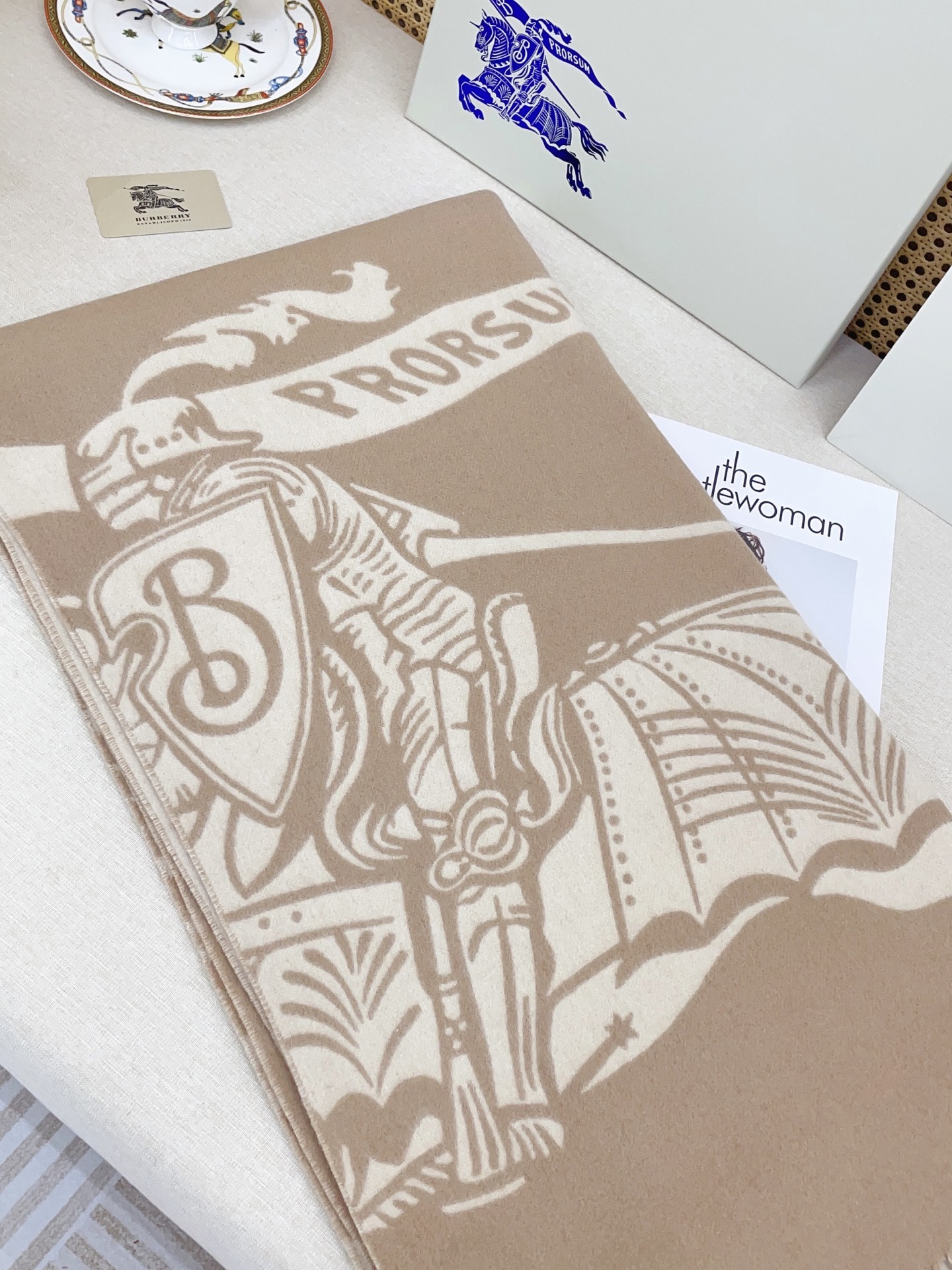 ✨✨【五色入】B家战马最最牛掰款,最新款骑士战马双面提花斗篷‼️经典中的经典.❗️工艺非常考究❗️介绍这