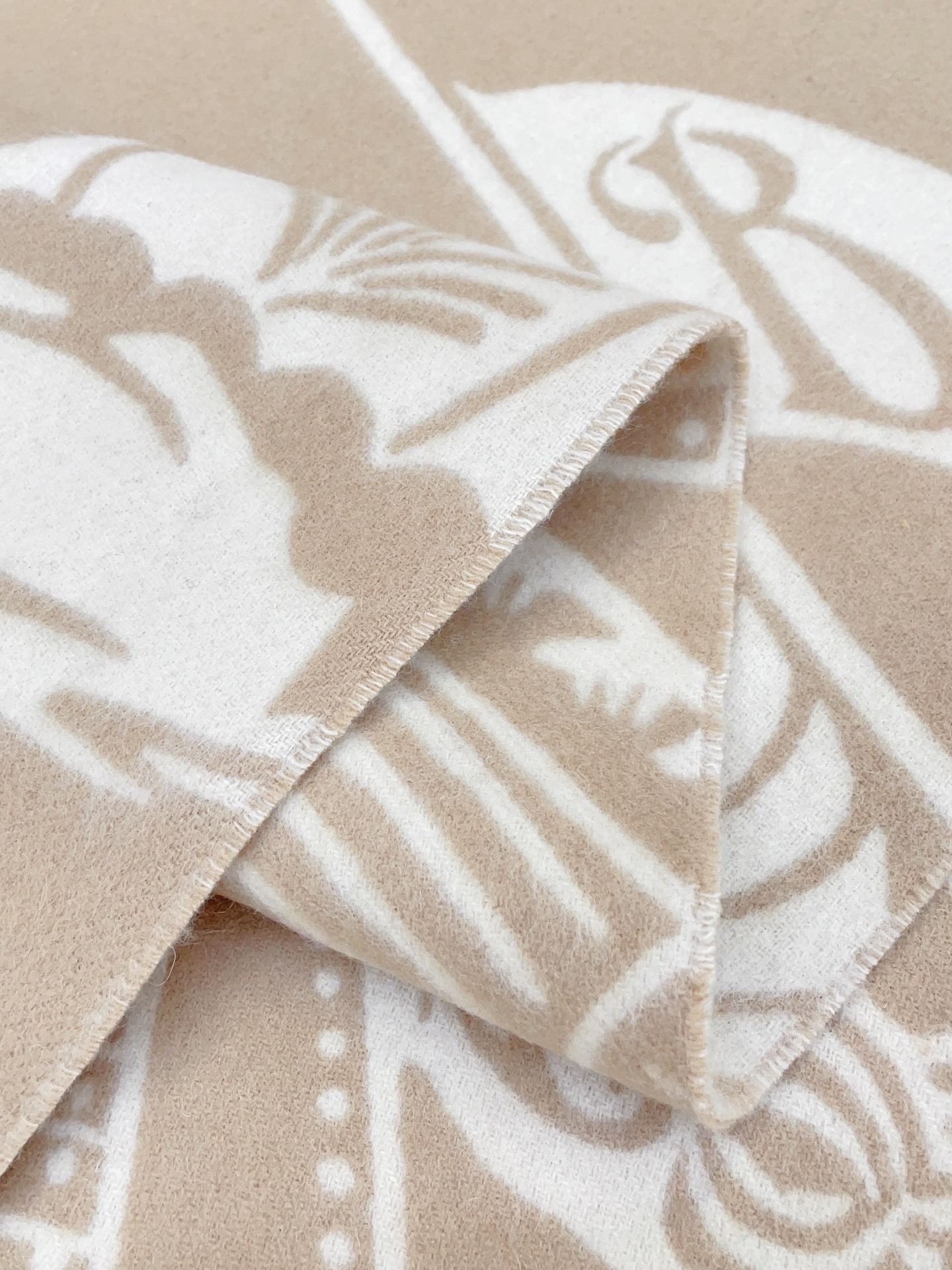 ✨✨【五色入】B家战马最最牛掰款,最新款骑士战马双面提花斗篷‼️经典中的经典.❗️工艺非常考究❗️介绍这