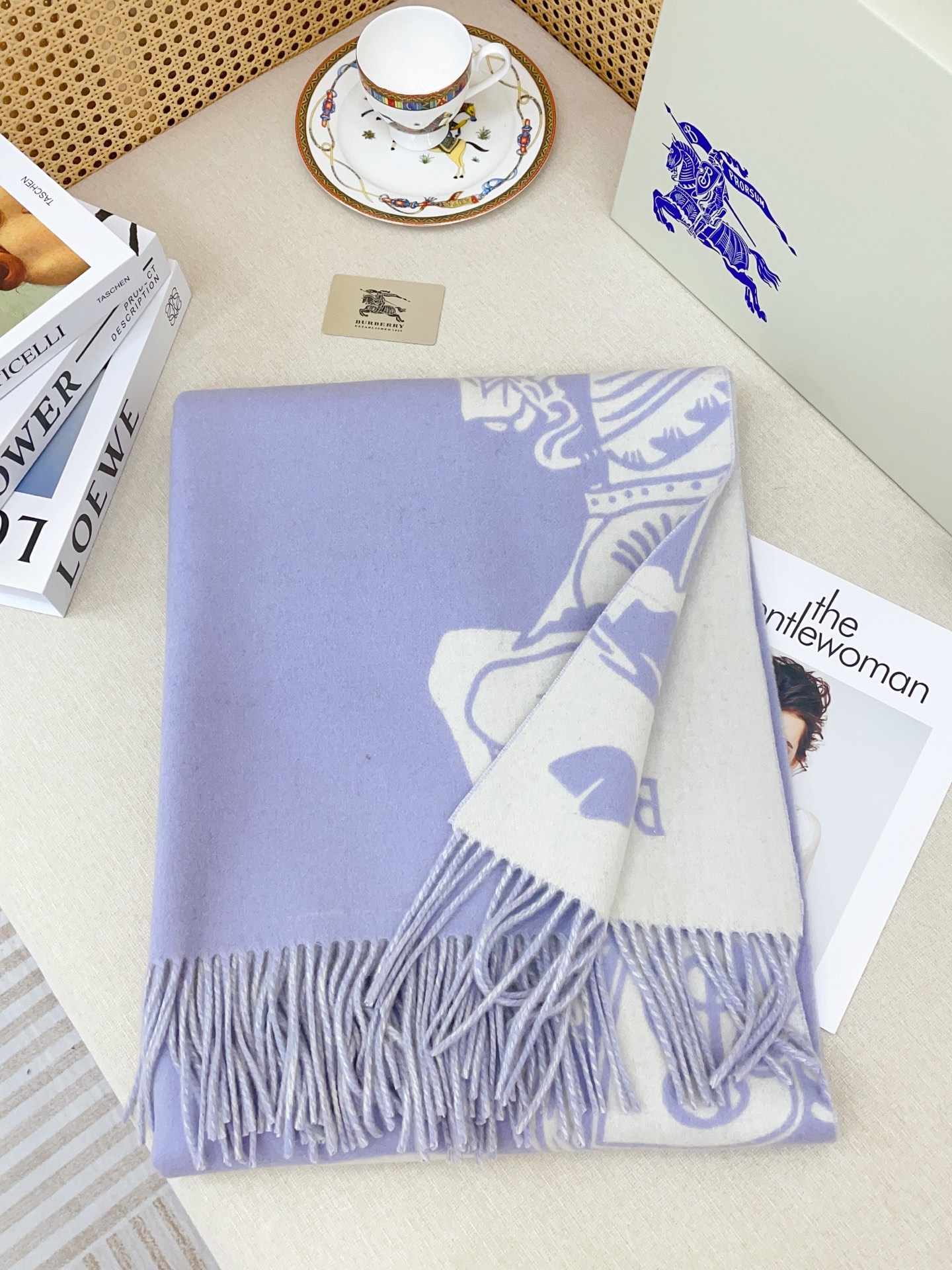 ✨✨【五色入】B家战马最最牛掰款,最新款骑士战马双面提花斗篷‼️经典中的经典.❗️工艺非常考究❗️介绍这