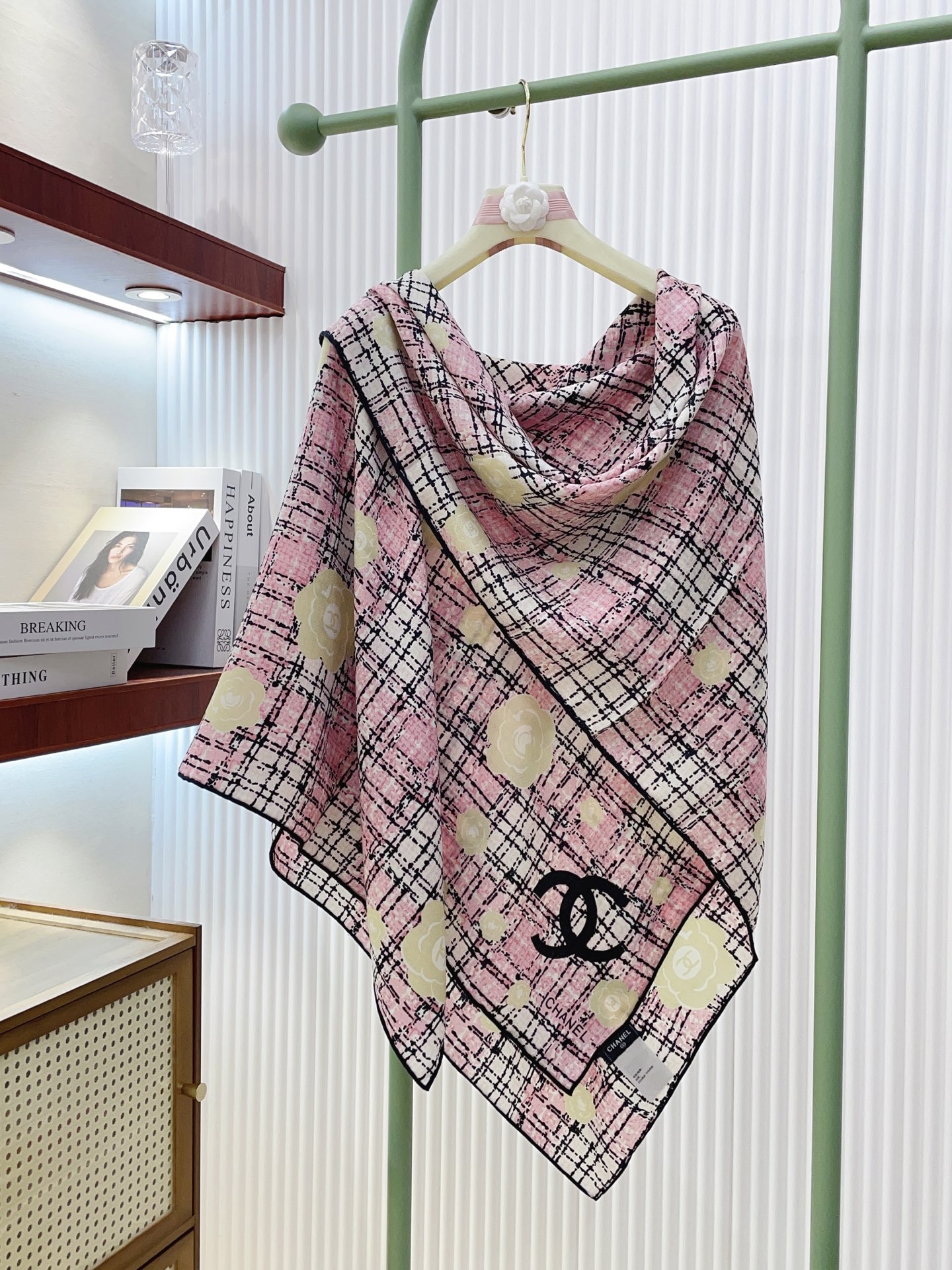 ✨✨【双面同色 丝毛款】小香 羊绒方巾‼️抢‼️VIP推荐 ‼️👍下手一定要快【高端 大爱 ‼️纯羊绒 