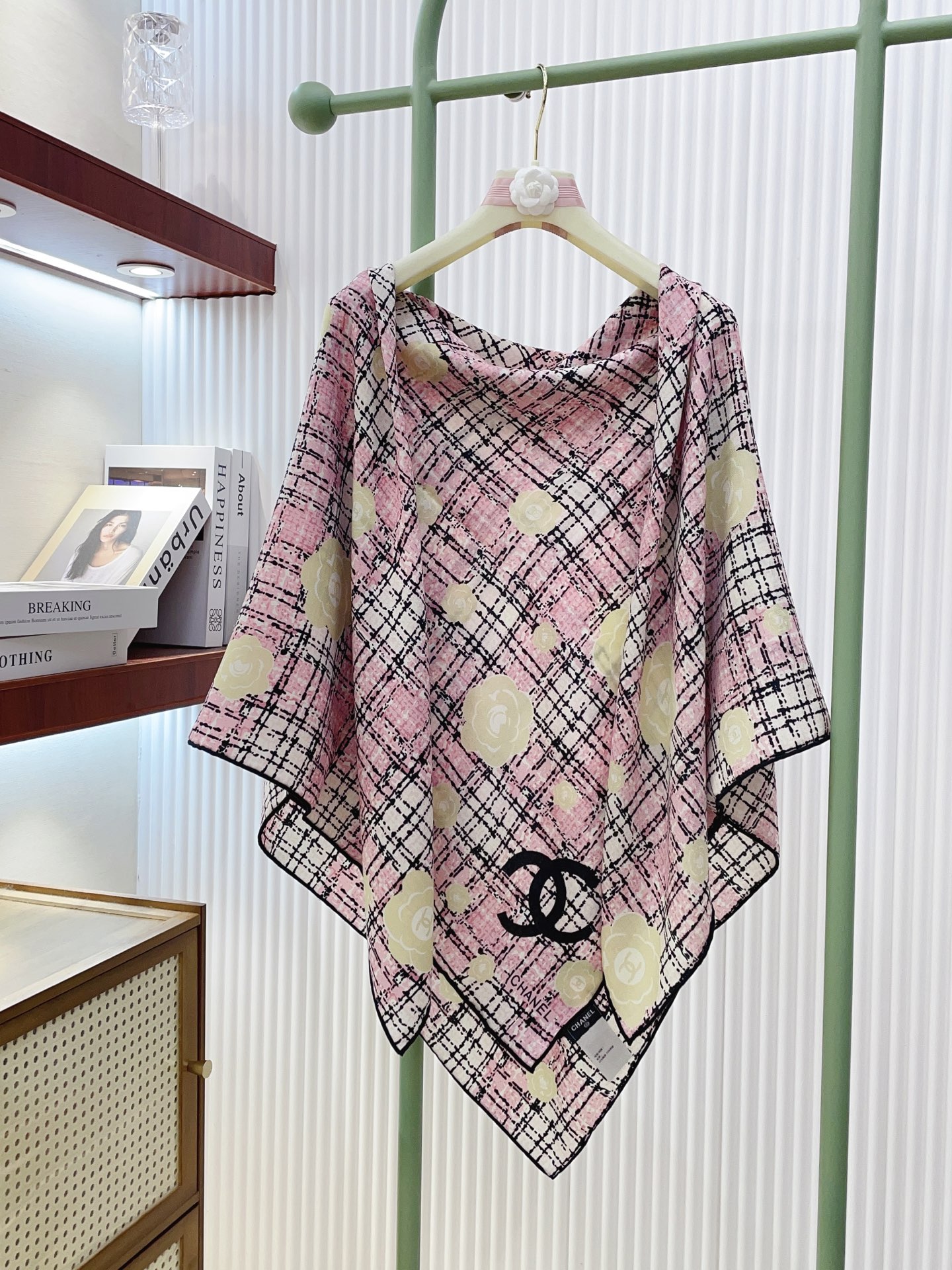 ✨✨【双面同色 丝毛款】小香 羊绒方巾‼️抢‼️VIP推荐 ‼️👍下手一定要快【高端 大爱 ‼️纯羊绒 