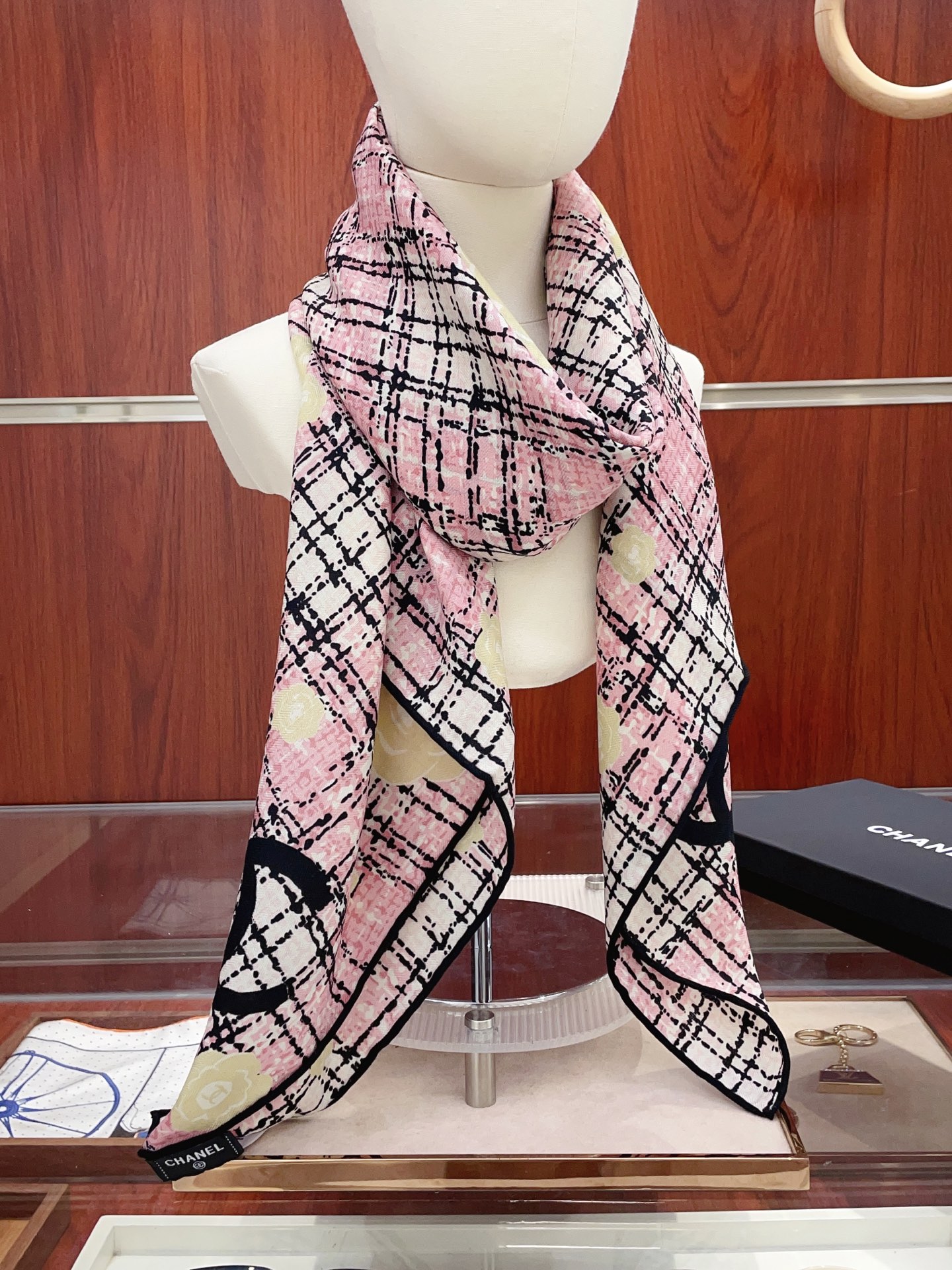 ✨✨【双面同色 丝毛款】小香 羊绒方巾‼️抢‼️VIP推荐 ‼️👍下手一定要快【高端 大爱 ‼️纯羊绒 